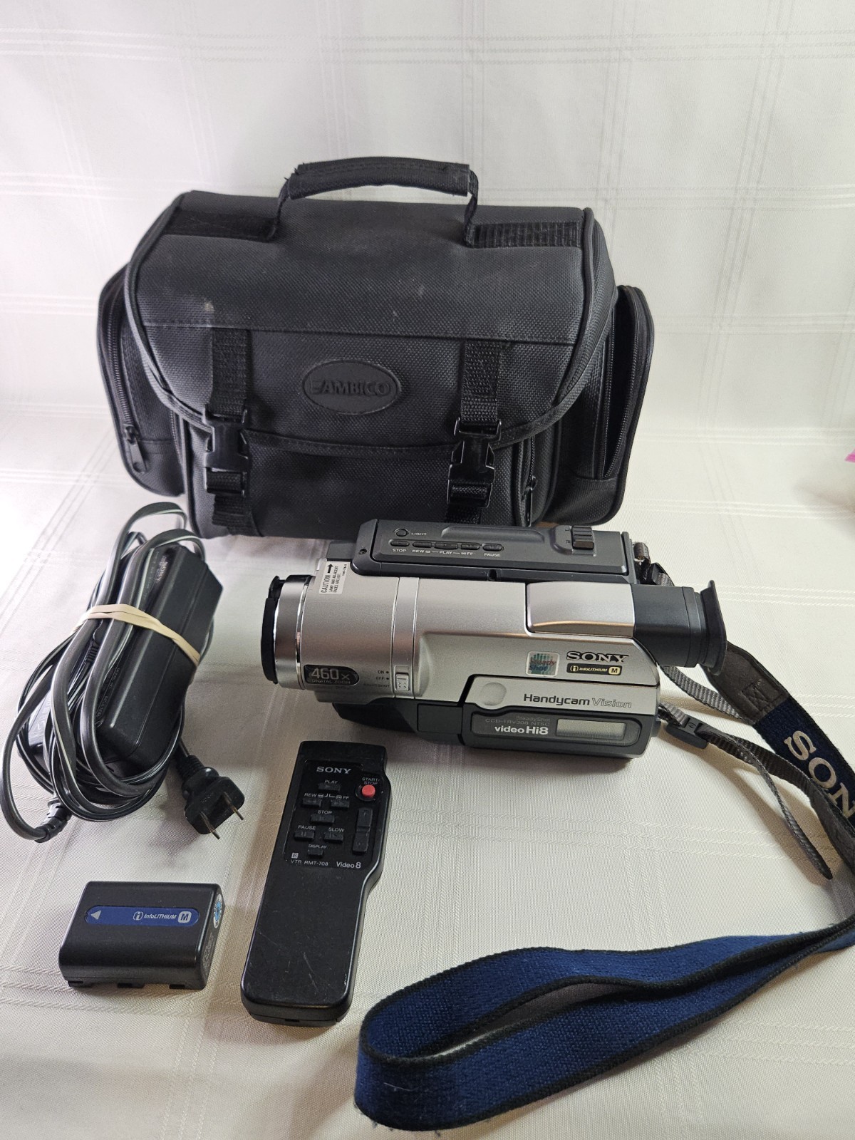 Sony Handycam CCD-TRV308 Hi8 NTSC Video Camcorder /w Bag & Remote TESTED WORKING