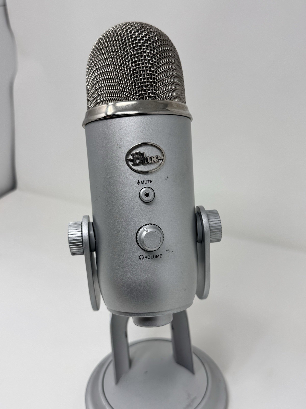 Blue Yeti USB Microphone Silver Desktop Stand Tested Working