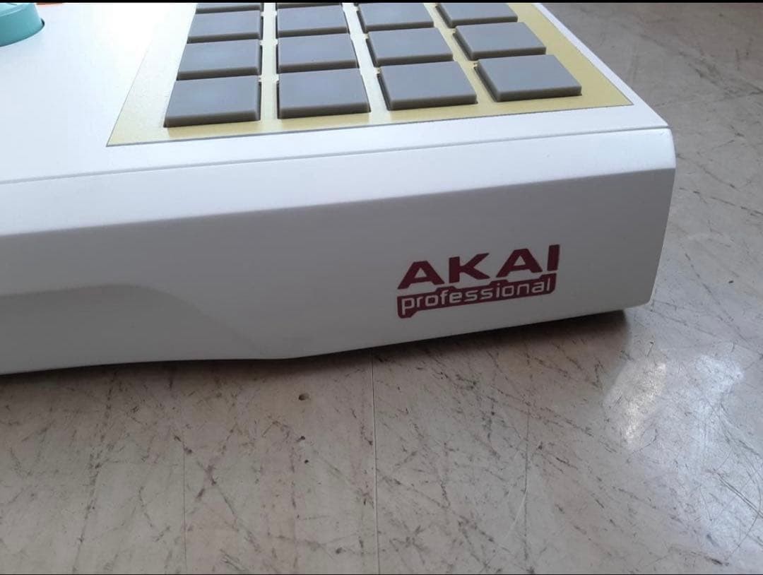 Akai MPC 2000XL Custom Pop Color Mint Drum Machine Sampler Serviced Max RAM CF