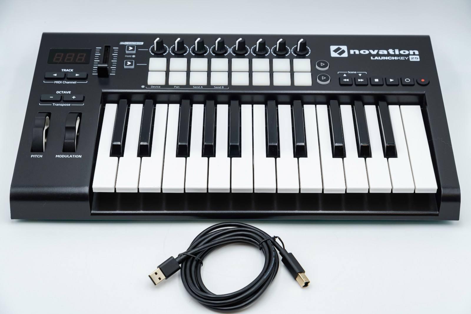 Novation Launchkey 25 MK2 w/ USB Cable
