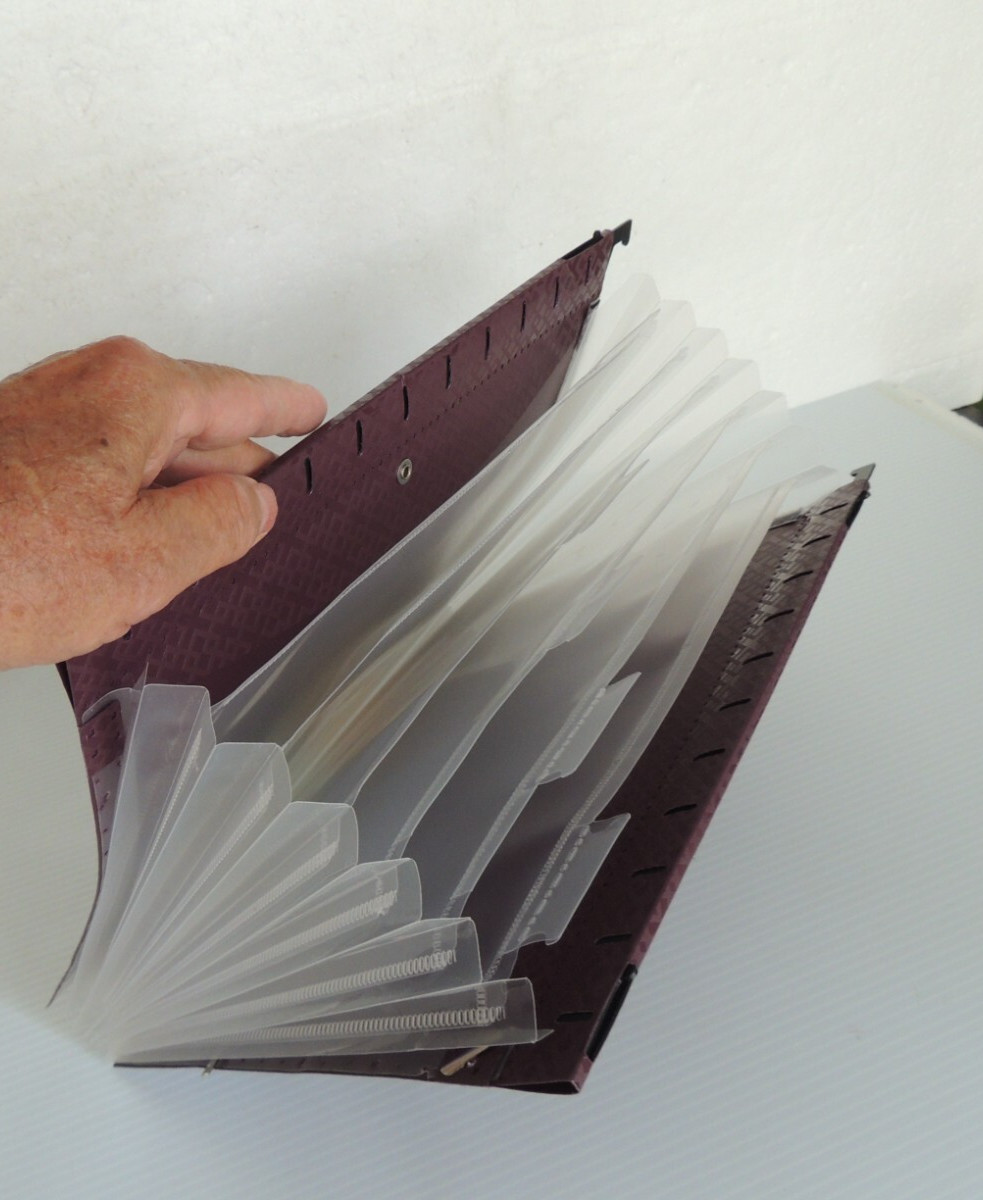 Pockets Expanding Hanging File Folders 7 POCKET w/ Retractable Hook