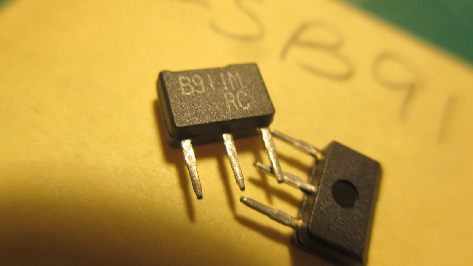 2Sb911 Electronic Transistors 2 pieces included