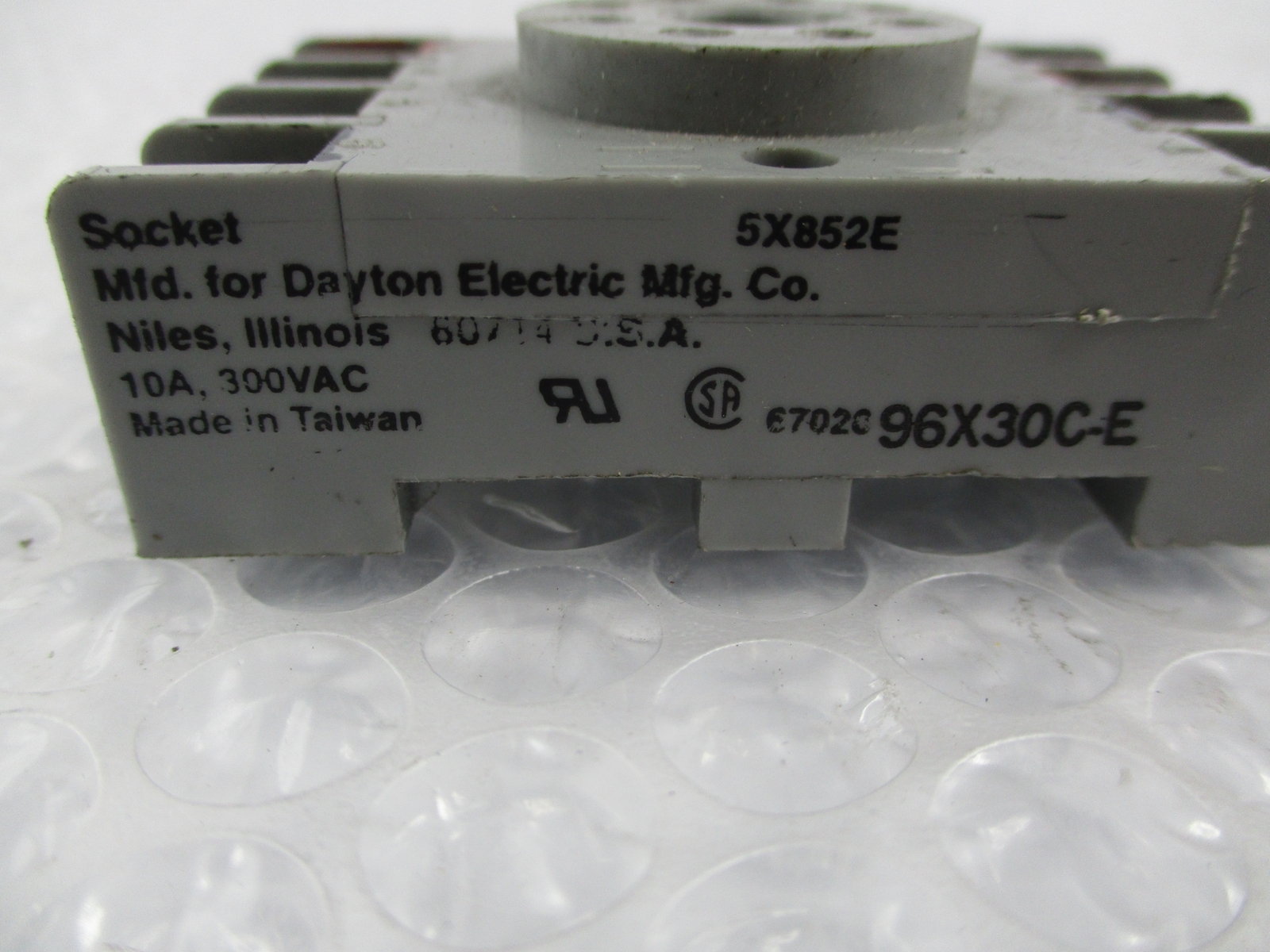 DAYTON 5X852E RELAY BASE UNMP