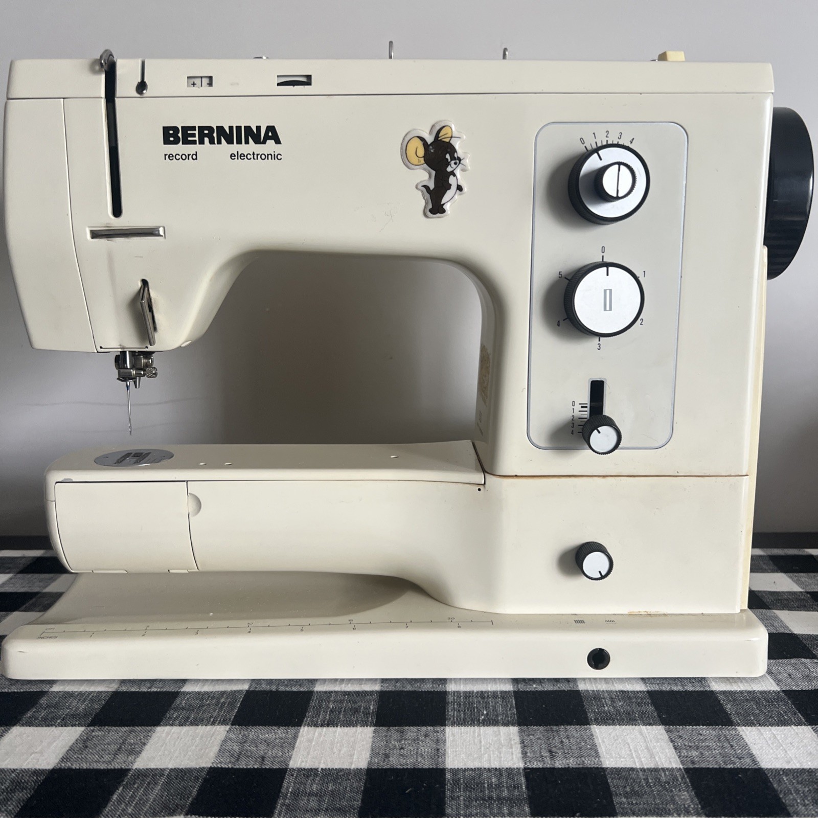 *Bernina *830 Record Sewing Machine *Case *Accessories *Extension Table *Pedal