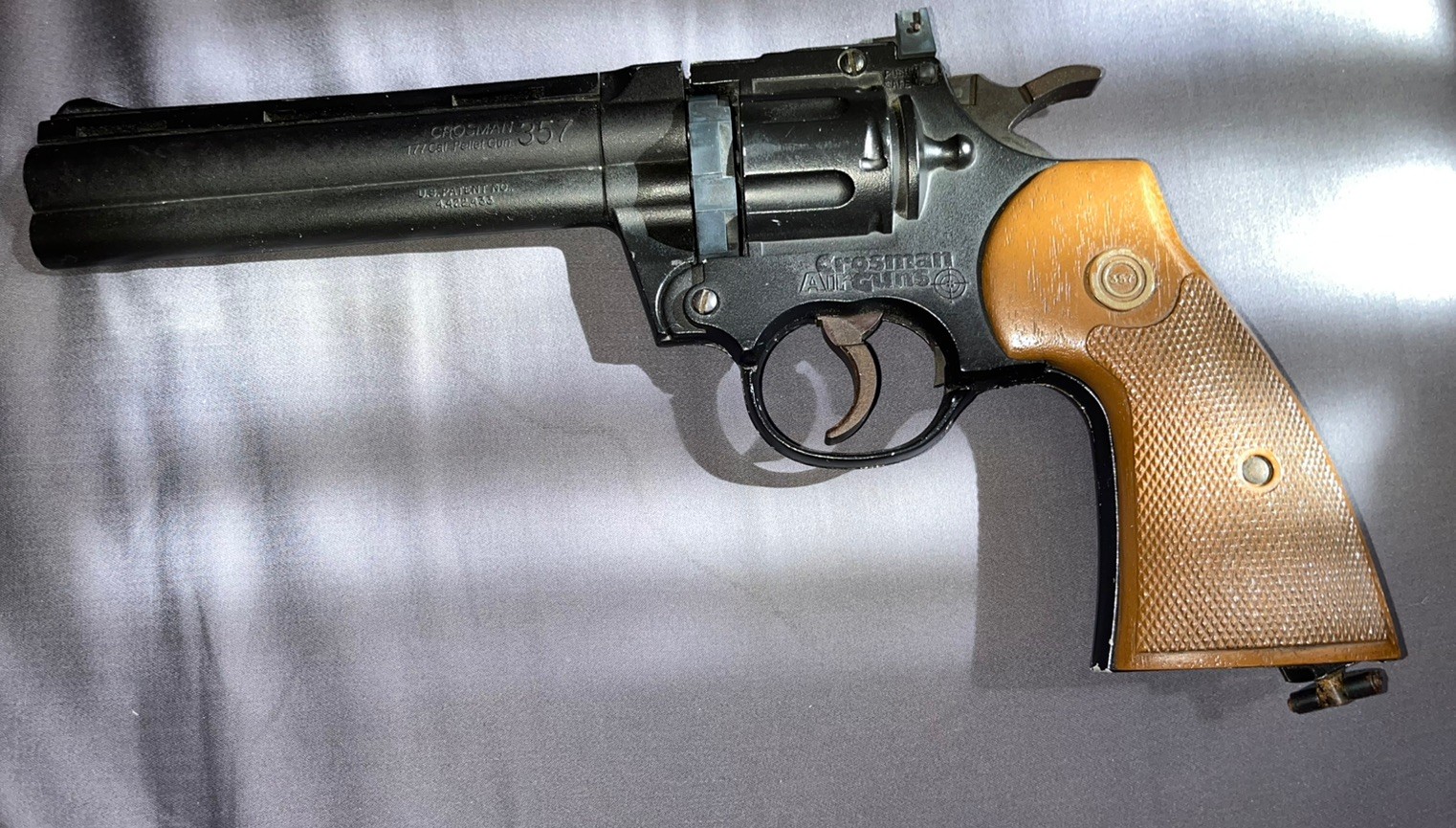 VTG CROSMAN 357 .177 PELLET GUN REVOLVER PISTOL CO2 COLEMAN COMPANY USA WORKS