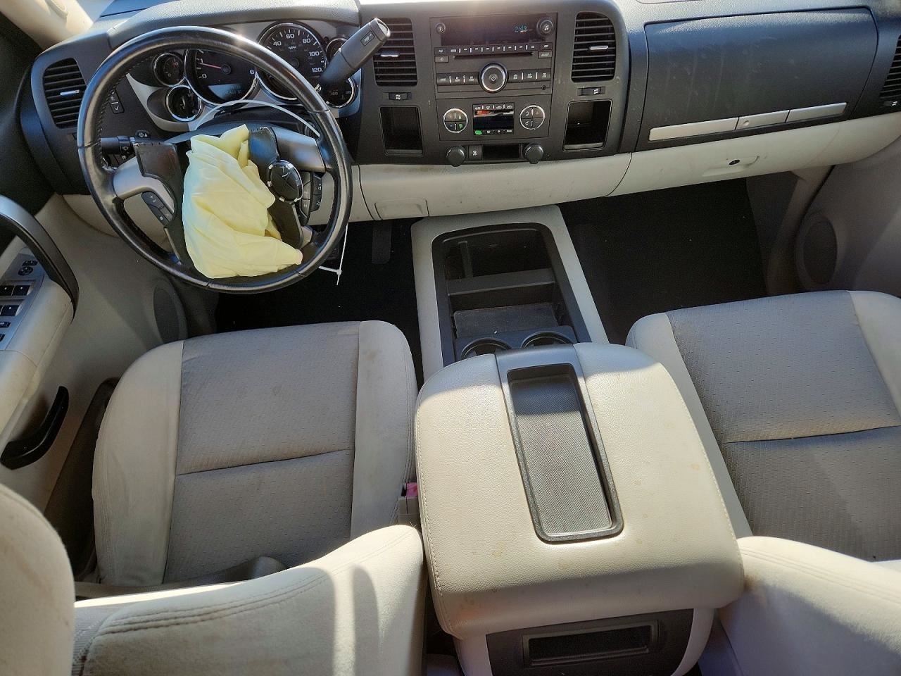 SILVRDO15 2007 Glove Box 4993012