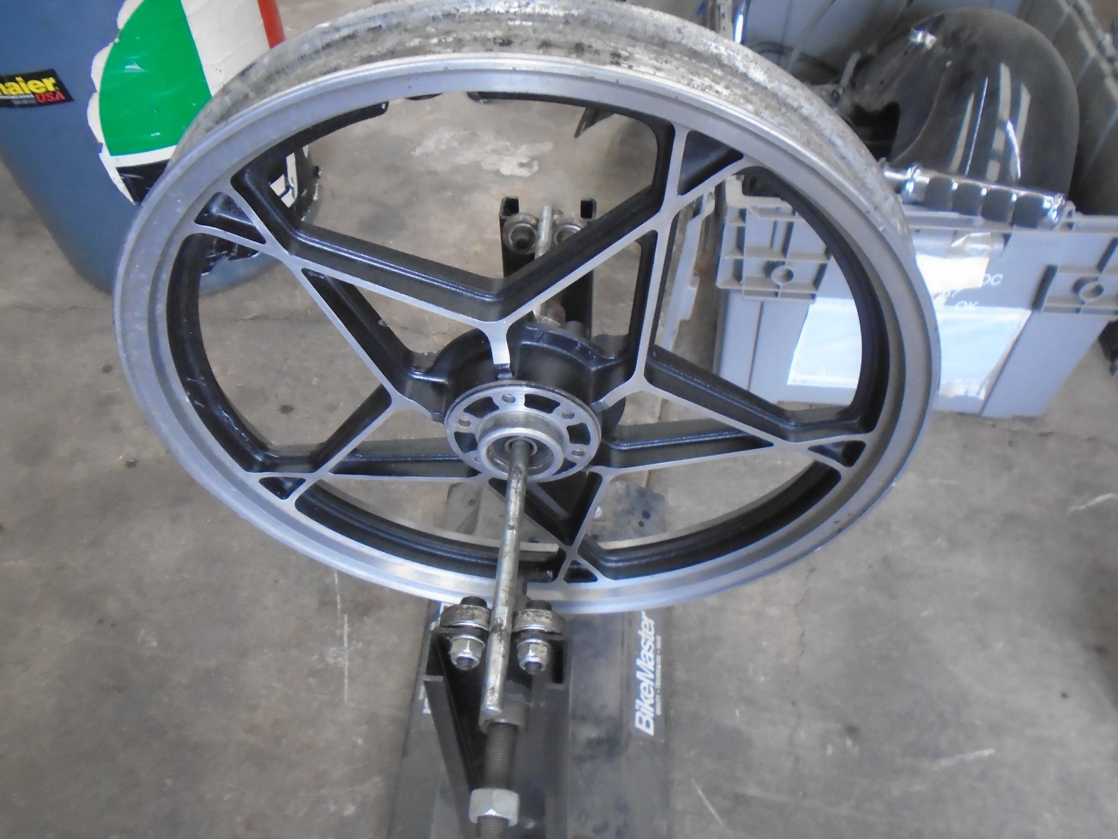 1979 1980 Suzuki GS 1000 S Cooley AHRMA front wheel rin 19x 1.85