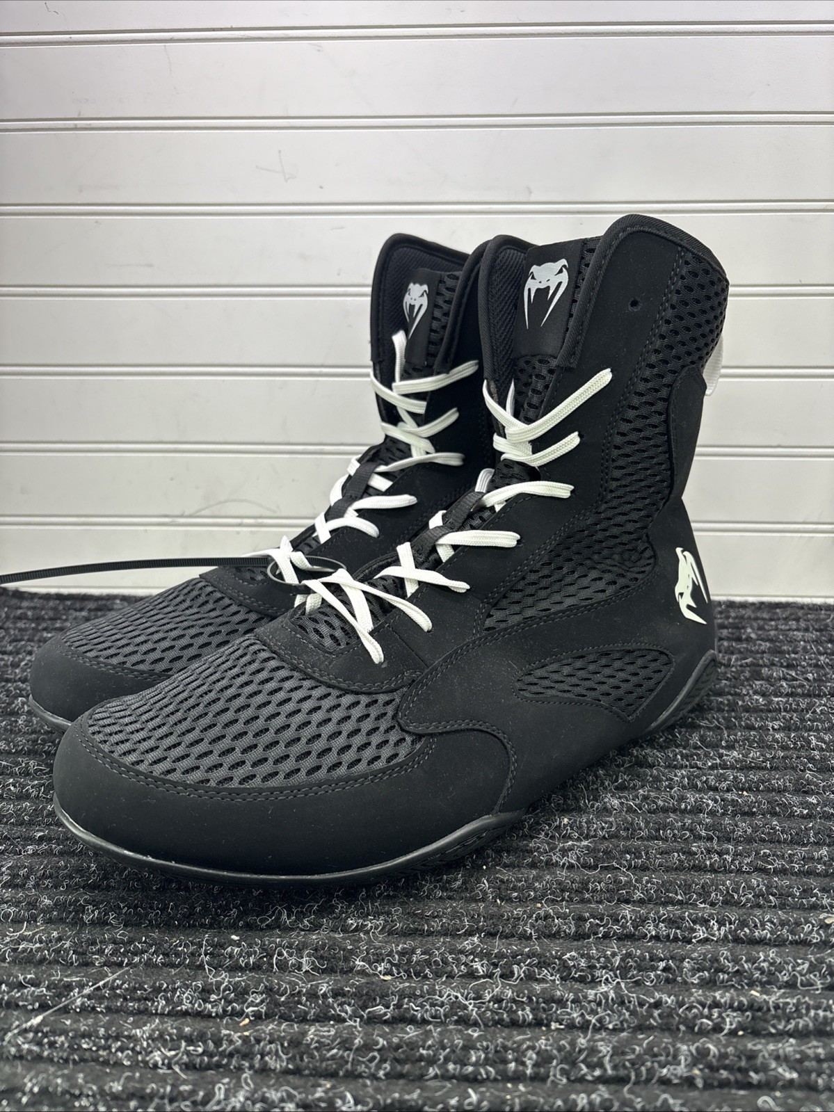 Venum Contender Boxing Shoes - Black/White BRAND NEW! Men’s High Top Siz 14