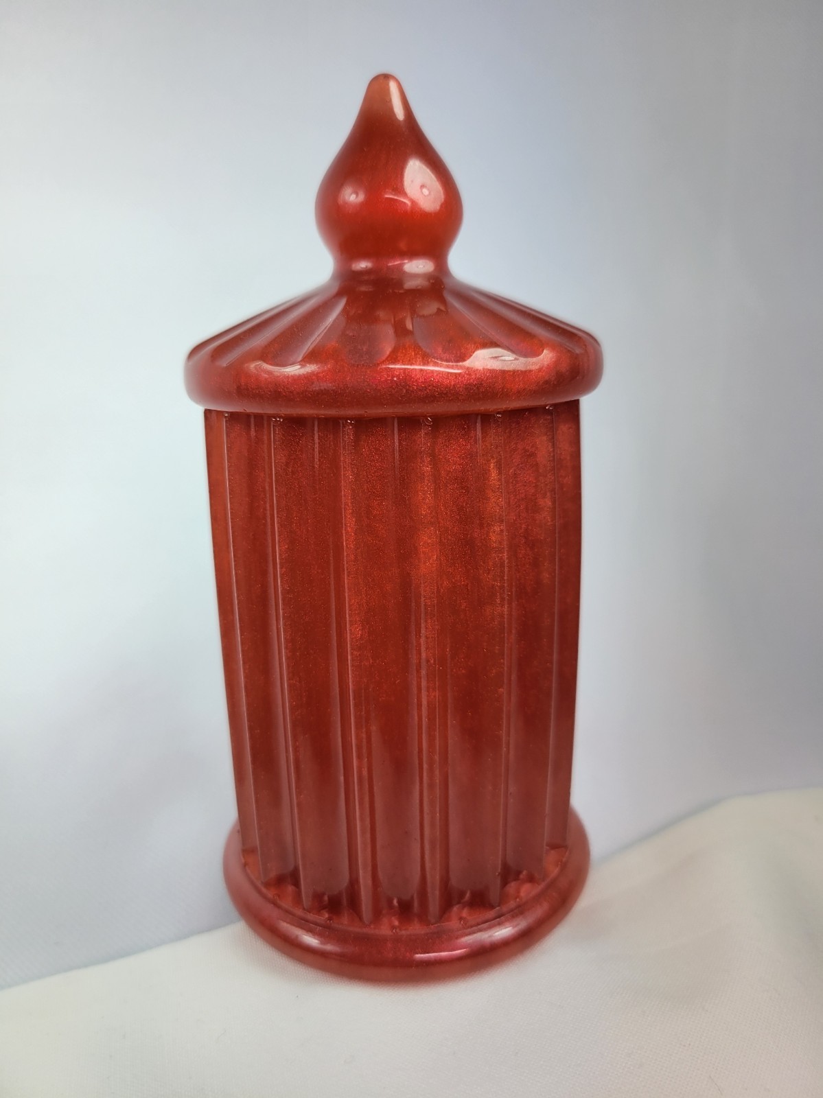 Handmade Red Decorative Resin Jar
