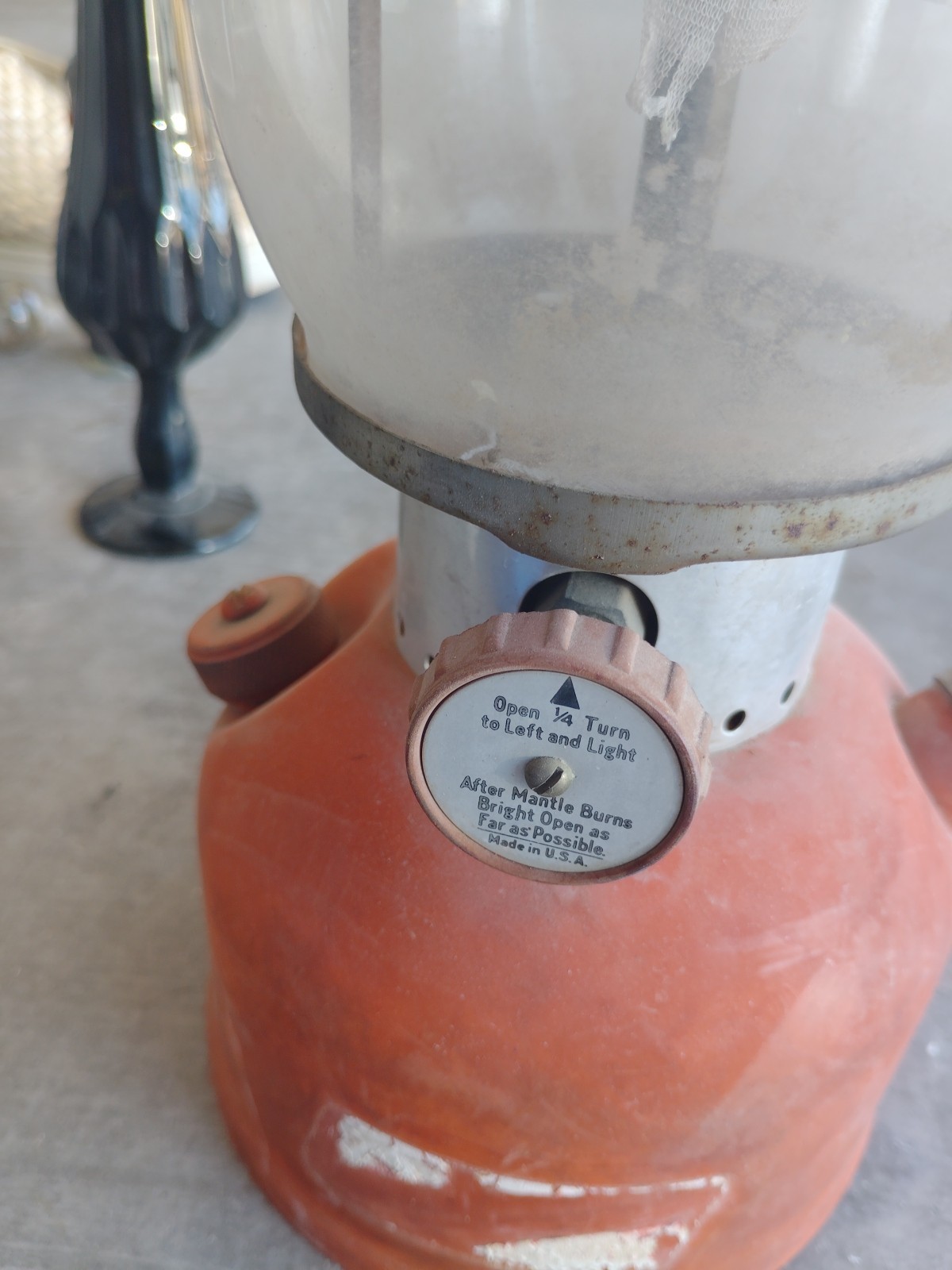 Vintage Coleman Lantern 200A single Mantel 1963