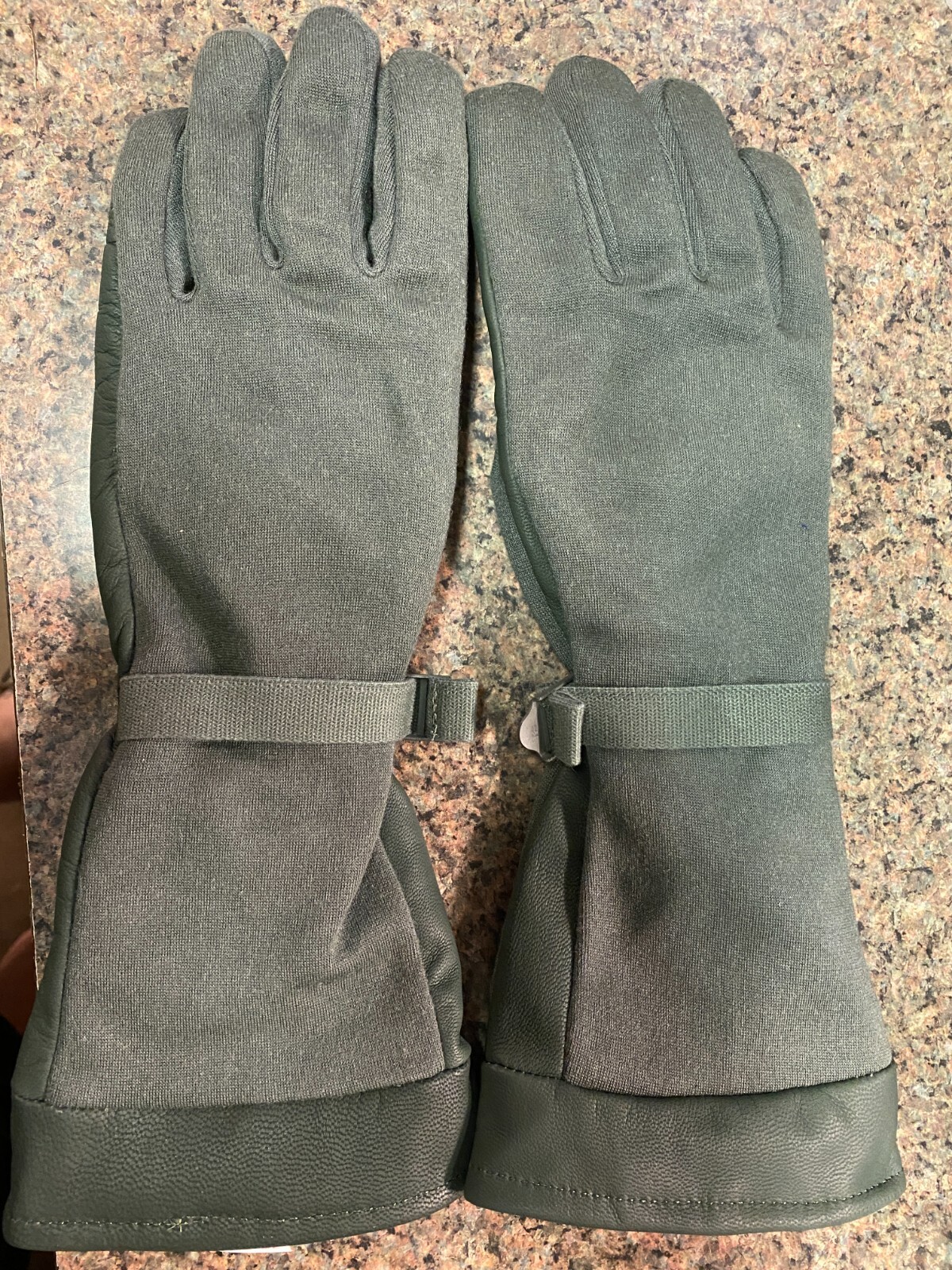 GI Issue FUEL HANDLERS GLOVES FOLIAGE GREEN - Size Small NSN # 8415-01-529-2612