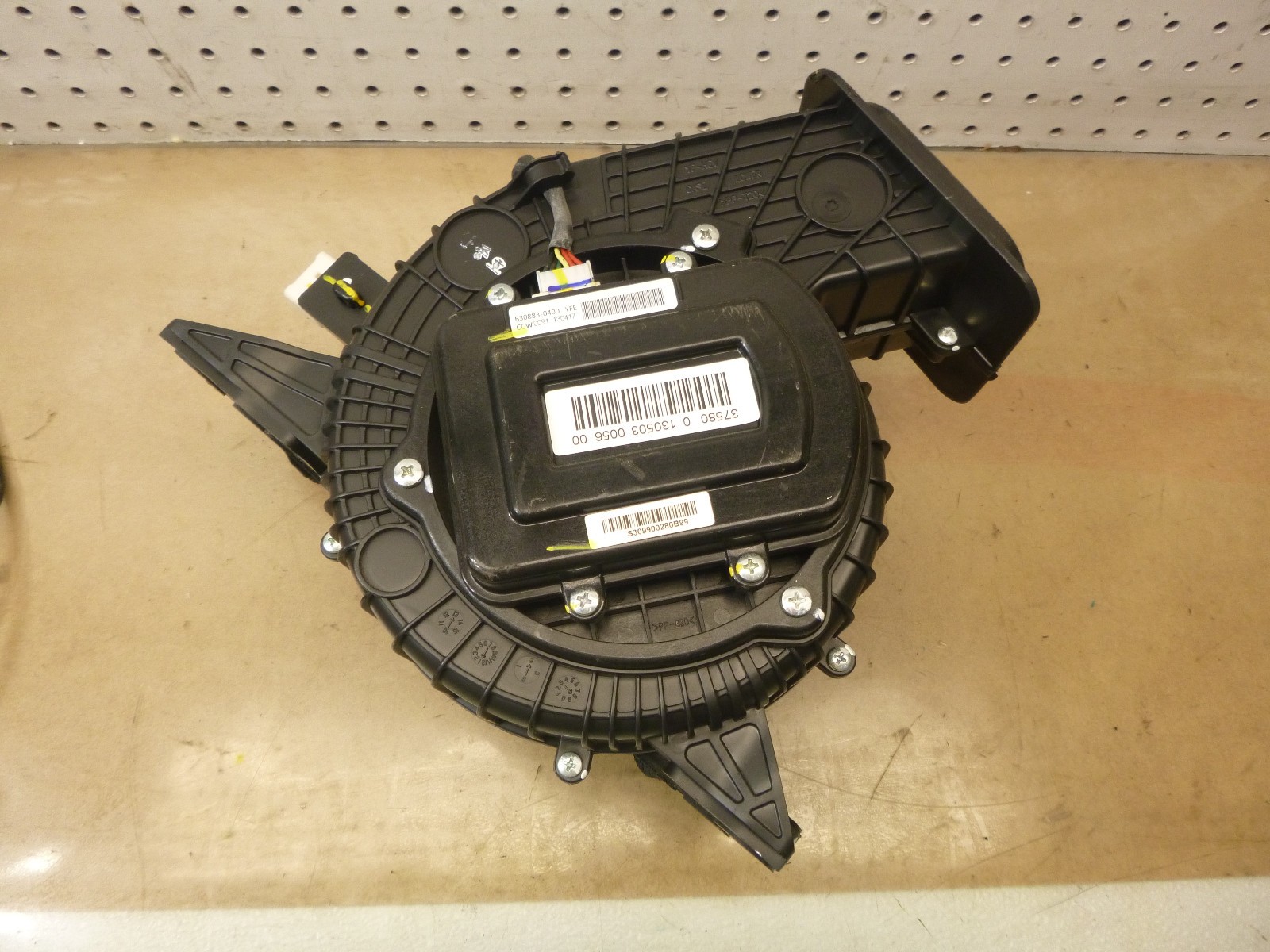 2013 Kia Optima Hybrid Battery Blower Motor Fan B30883-0400