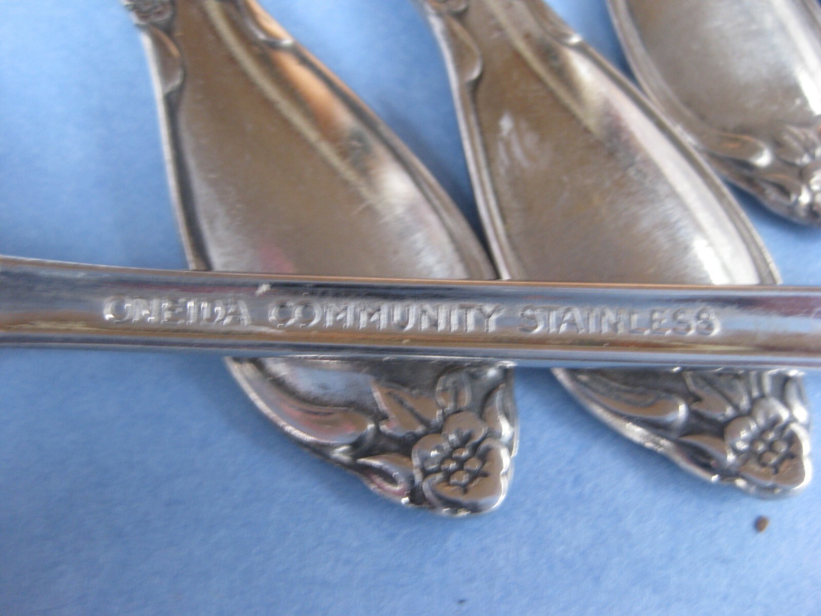 6 Ice Teaspoons Oneida Community Stainless CHATELAINE