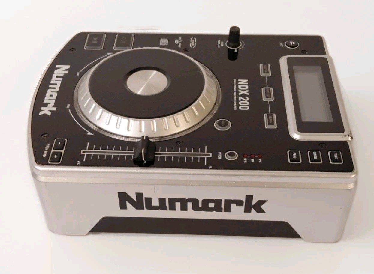Numark DJ NDX 200 DJ CD Player Turntable Tested With Cords