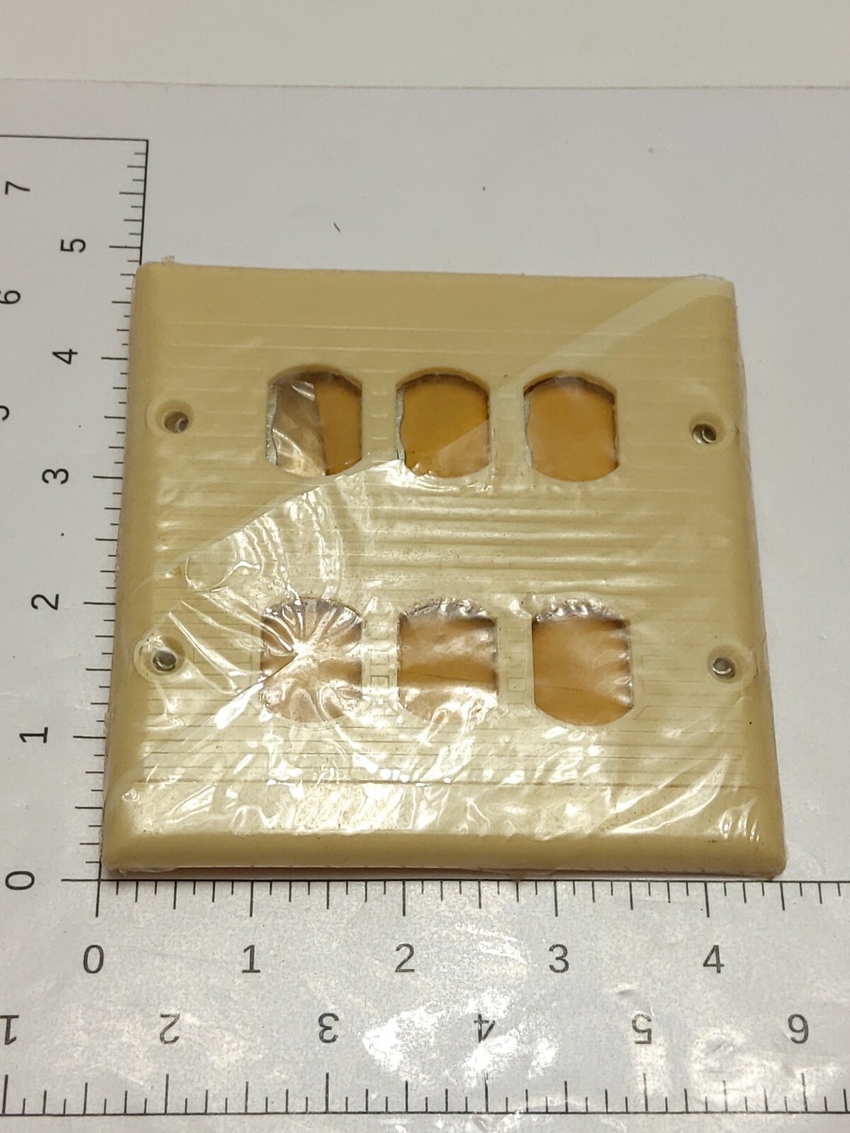 VINTAGE LEVITON DESPARD BAKELITE WALL SWITCH PLATE 1776 (NOS)