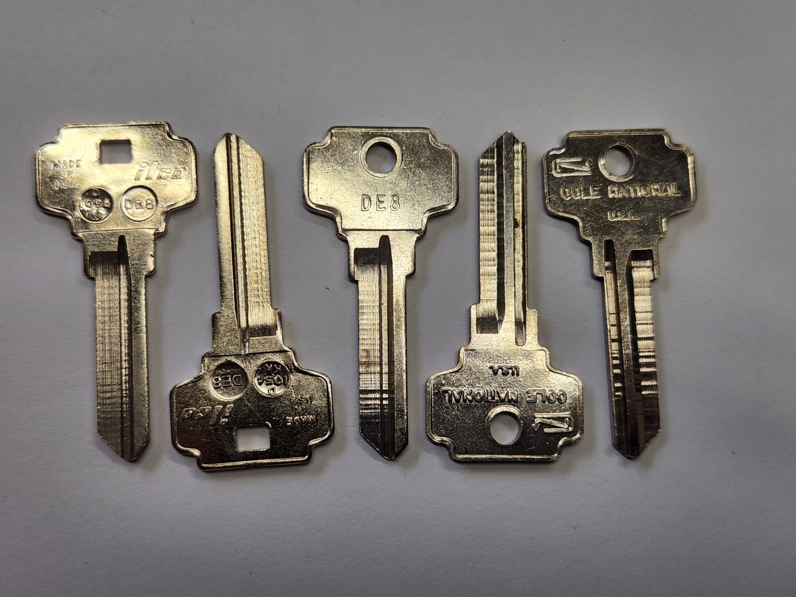 (5) De8 / D1054KA Key blanks by Ilco, Cole or Dexter  (rm.2-00)