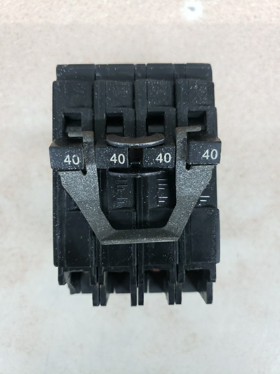 Siemens Q24040 Q24040CT Quad 40 amp 240V Circuit Breaker No Label Chipped