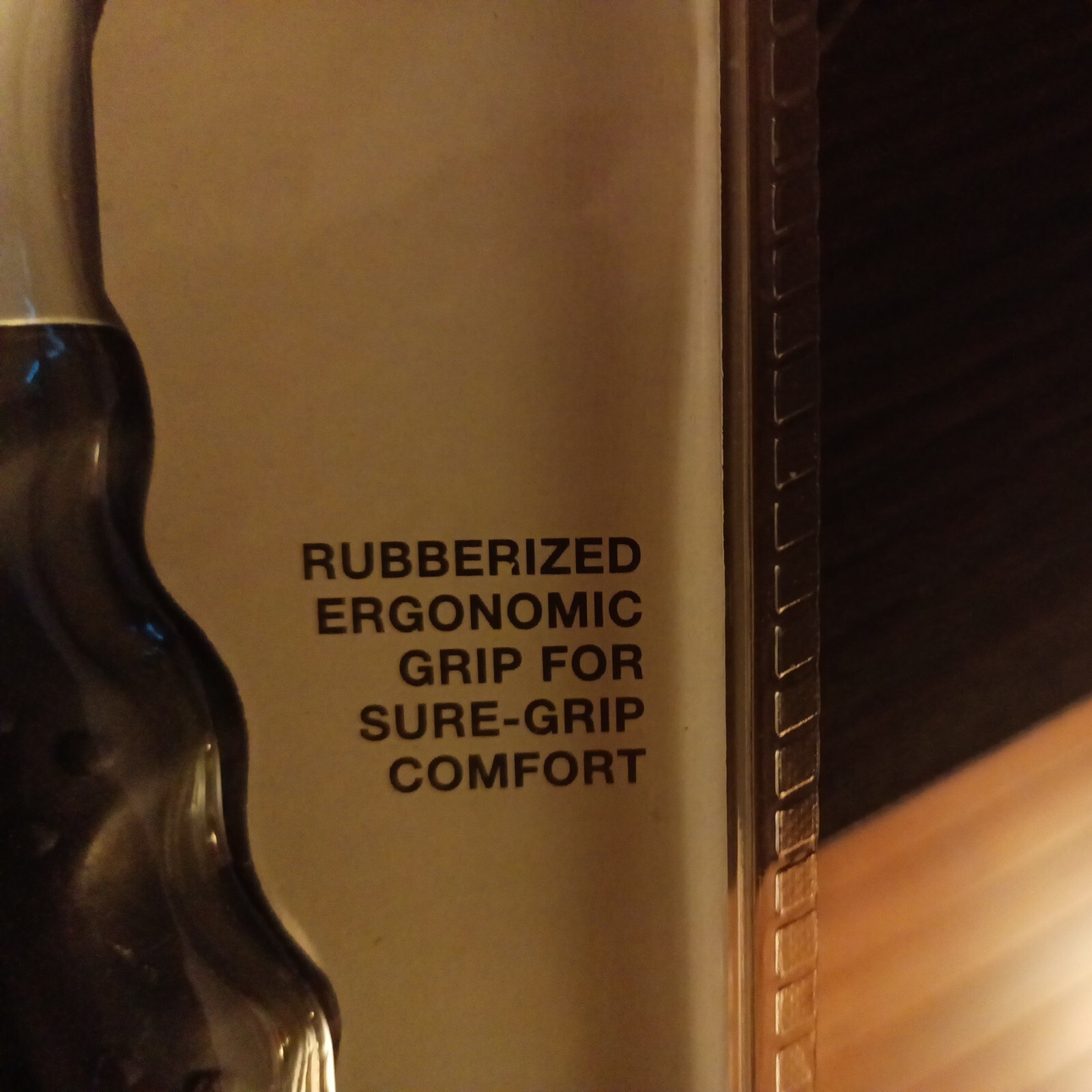 Heated Ice Scraper Rapidly Dislodges Ice Cream Windshield Nip