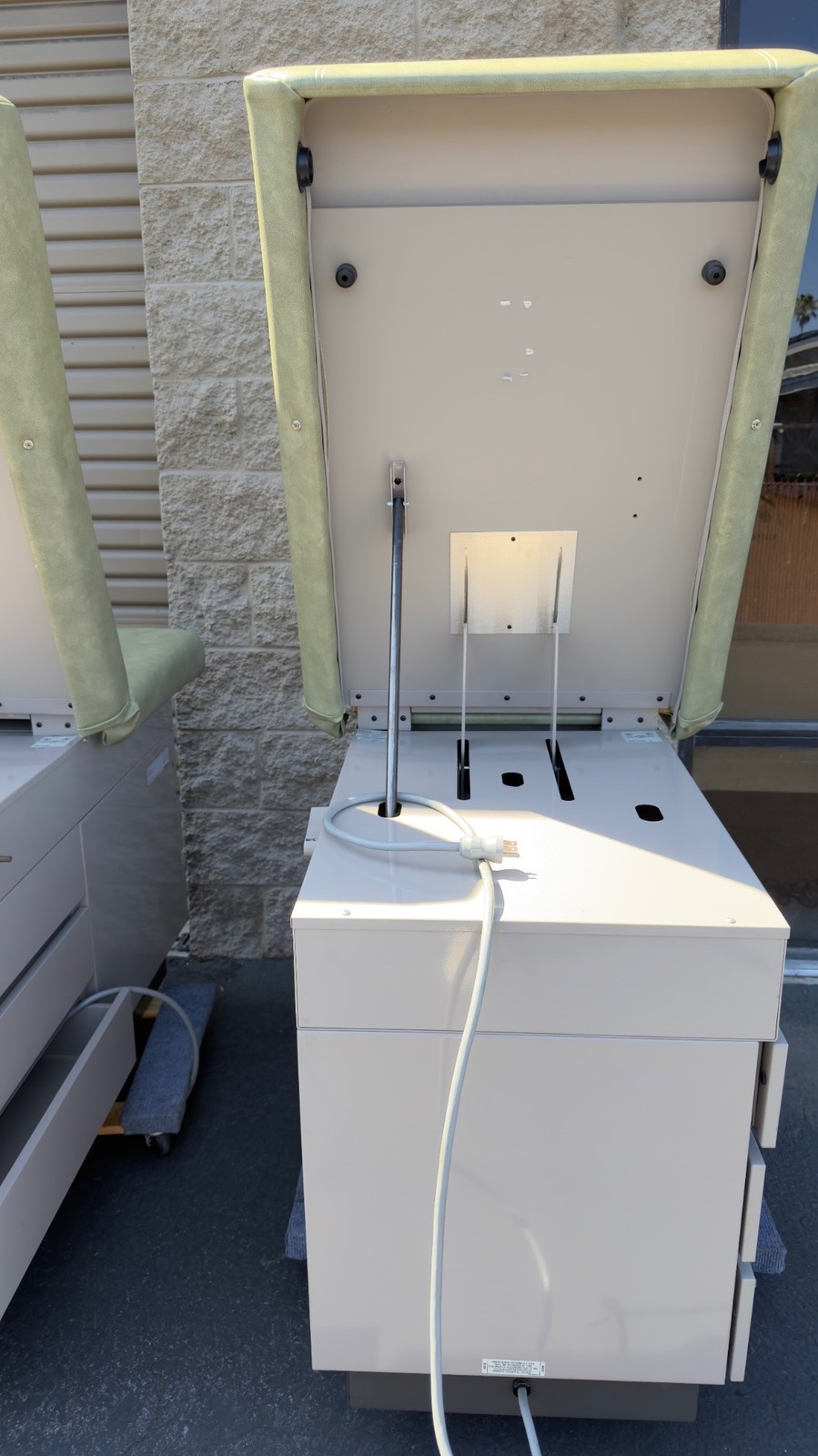 Midmark 104 Medical Examination Table
