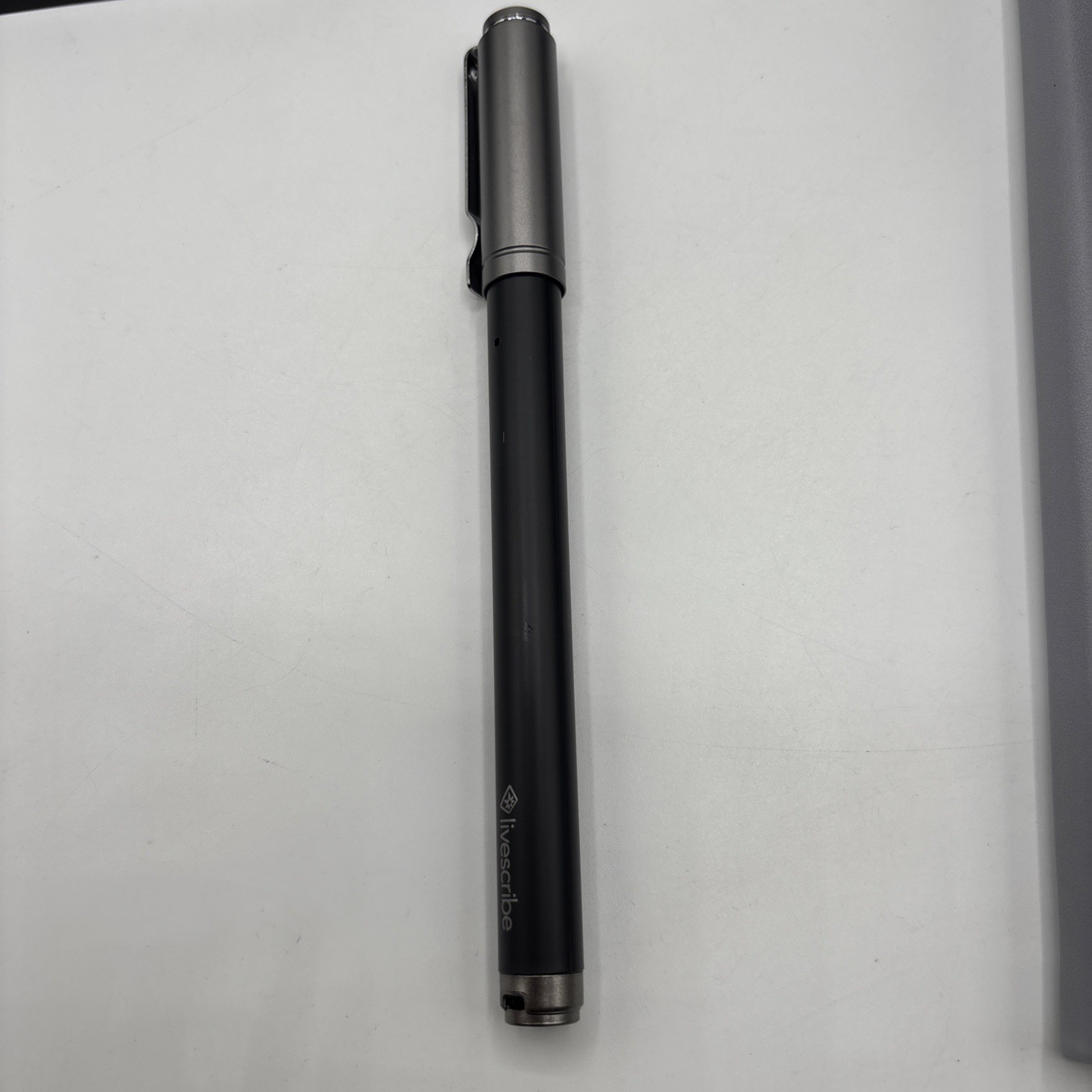 LIVESCRIBE BLACK DOLPHIN - Professional Edition Bluetooth Pen Digital Note READ