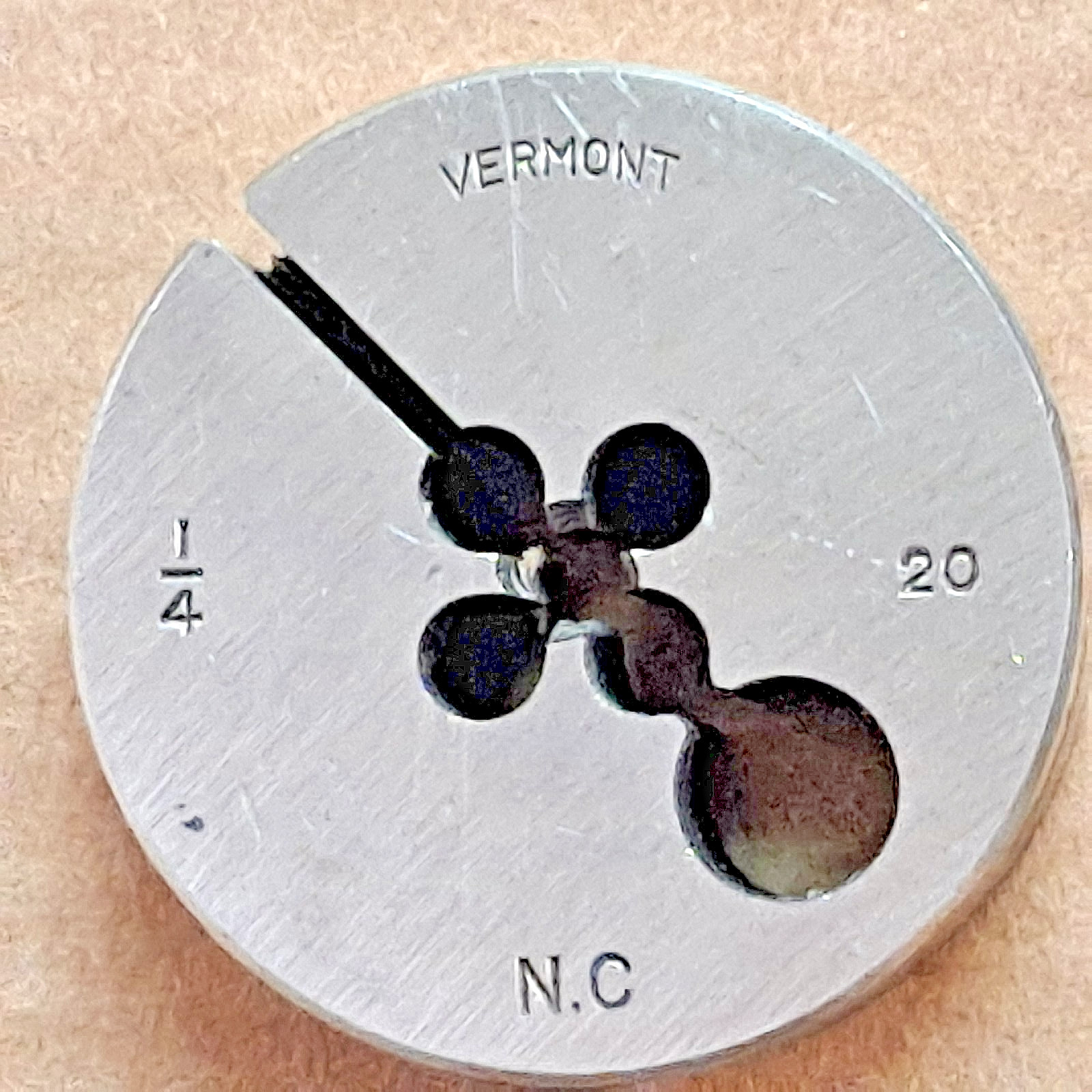 Vermont 1/4 - 20 NC Rethreading Die Round Adjustable NEW NOS FREE SHIPPING