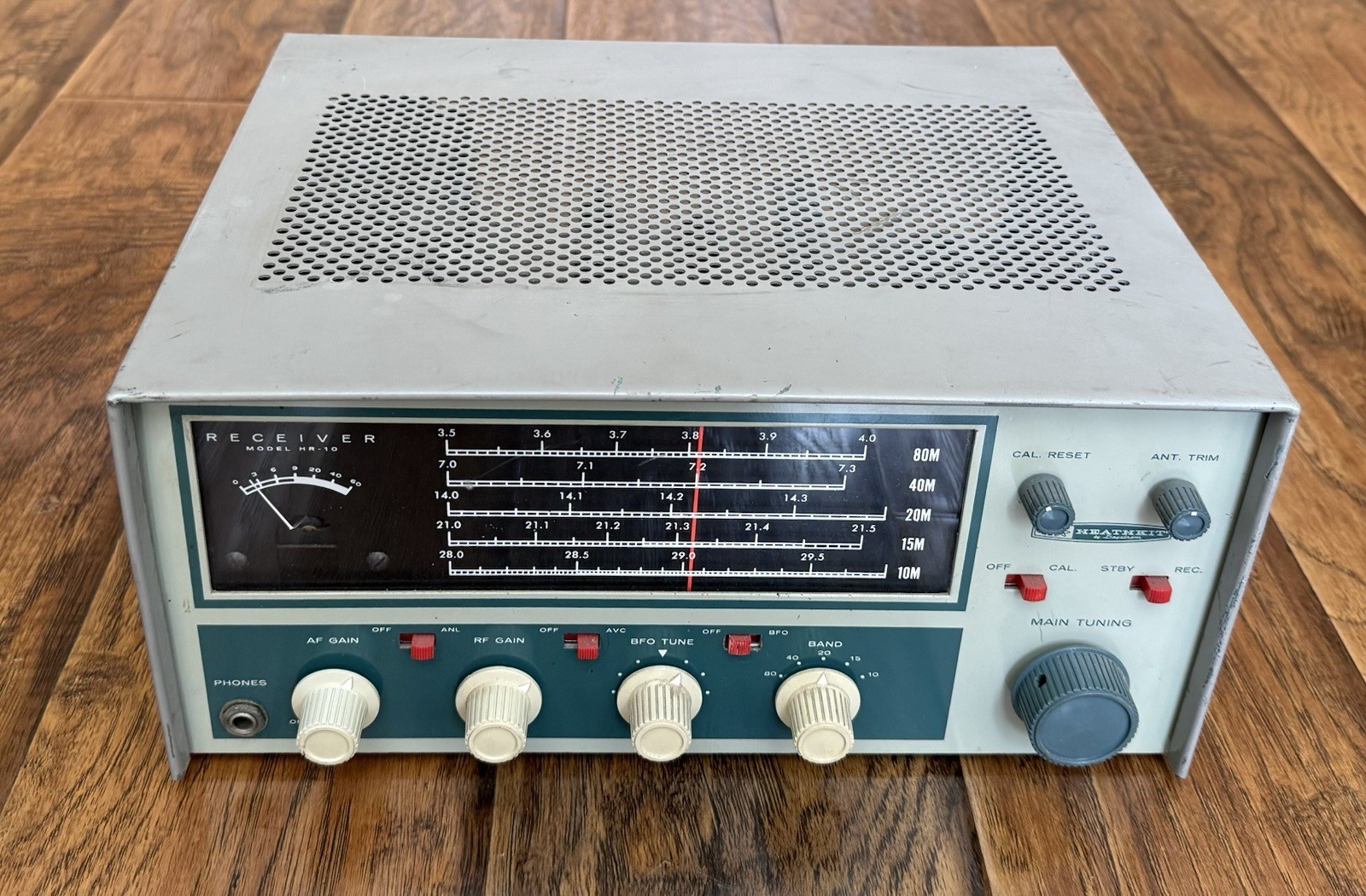Parts/Repair Only — Power Tested — Heathkit HR-10 Receiver — See Description