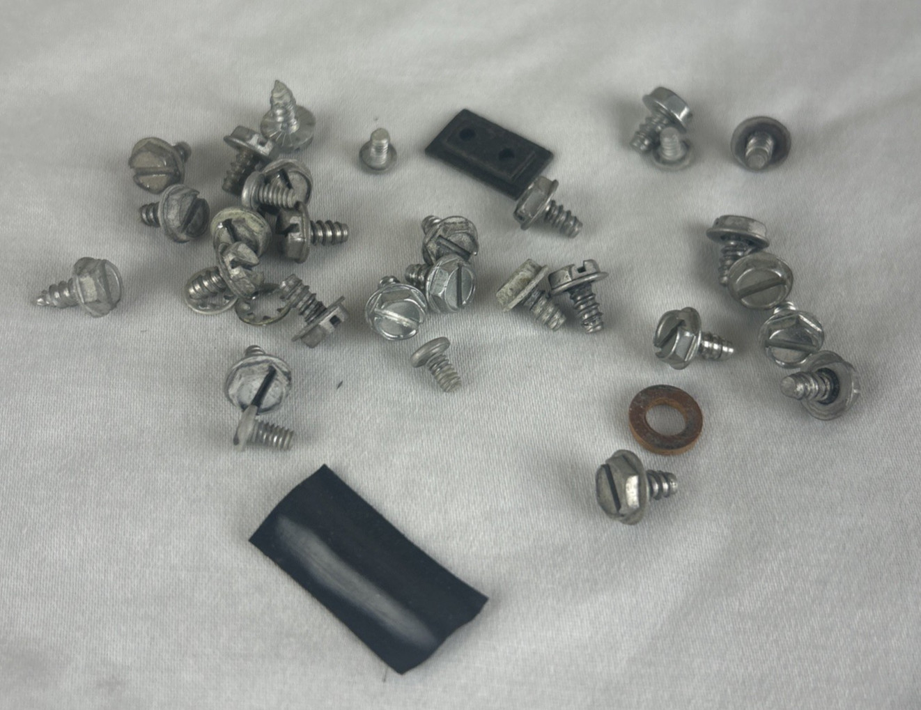 Fisher FM-200B Miscellaneous Screws