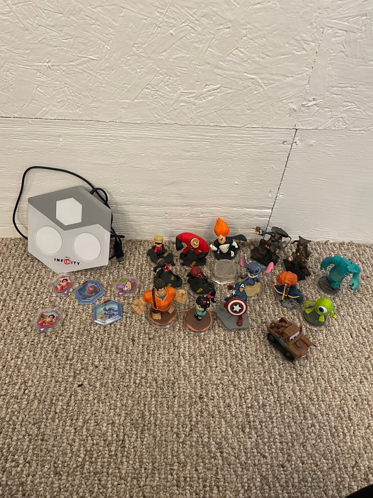 Large Disney Infinity Bundle: Characters, Playsets, and Accessories
