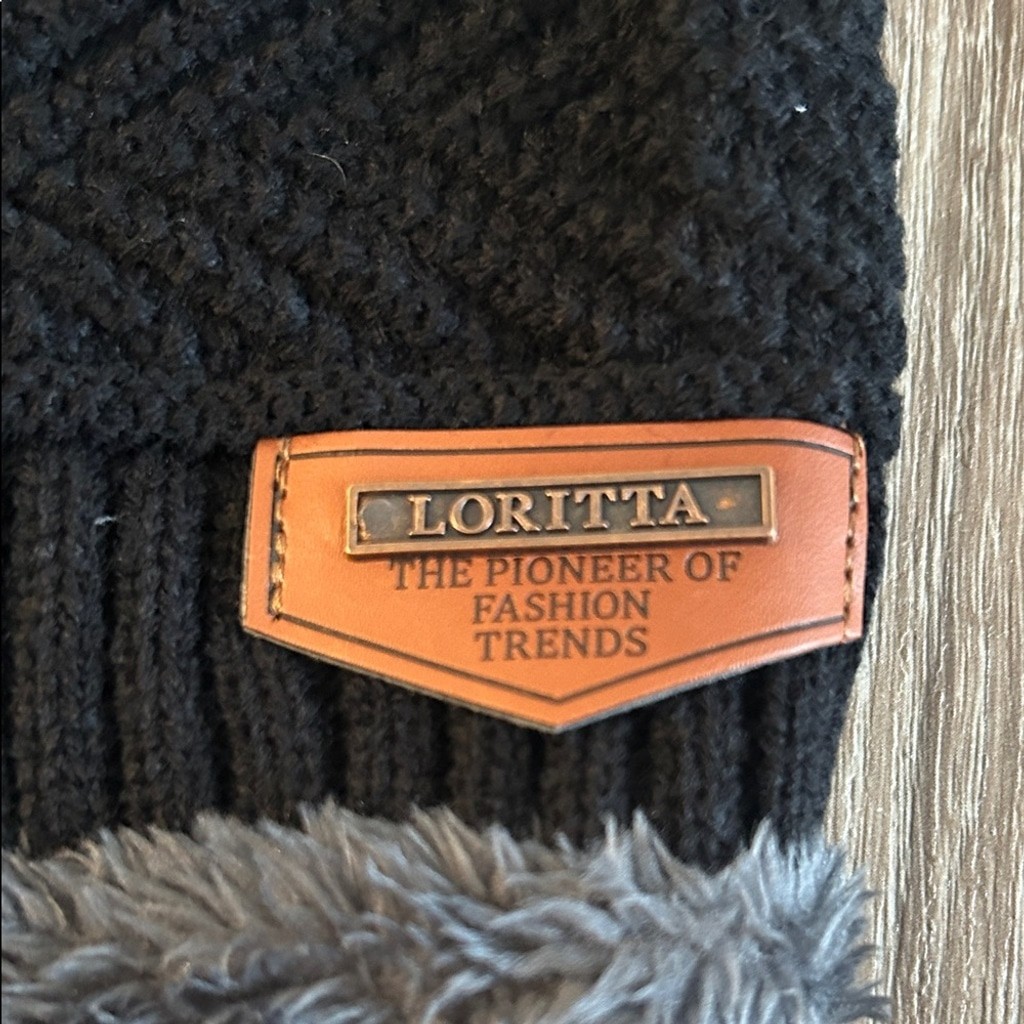 Legendary Whitetails Black and Gray Knit Gloves Set