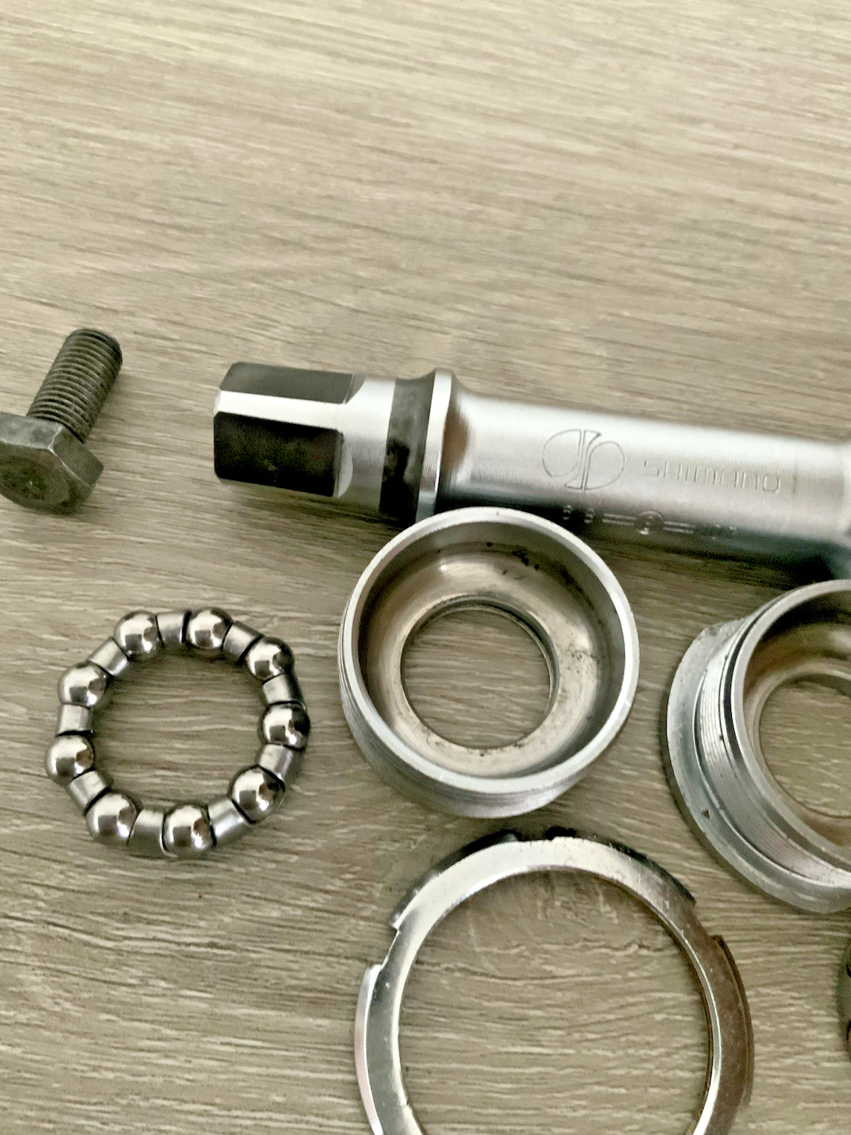 SHIMANO 600 BOTTOM BRACKET 68-114 MM BRITISH THREADED