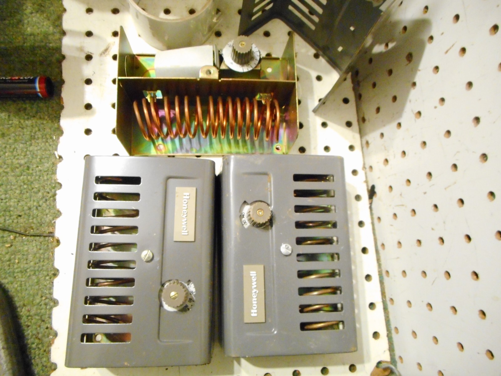 LOT OF 3  HONEYWELL T631C THERMOSTAT 120-240 VAC -30 TO 100 DSGREES