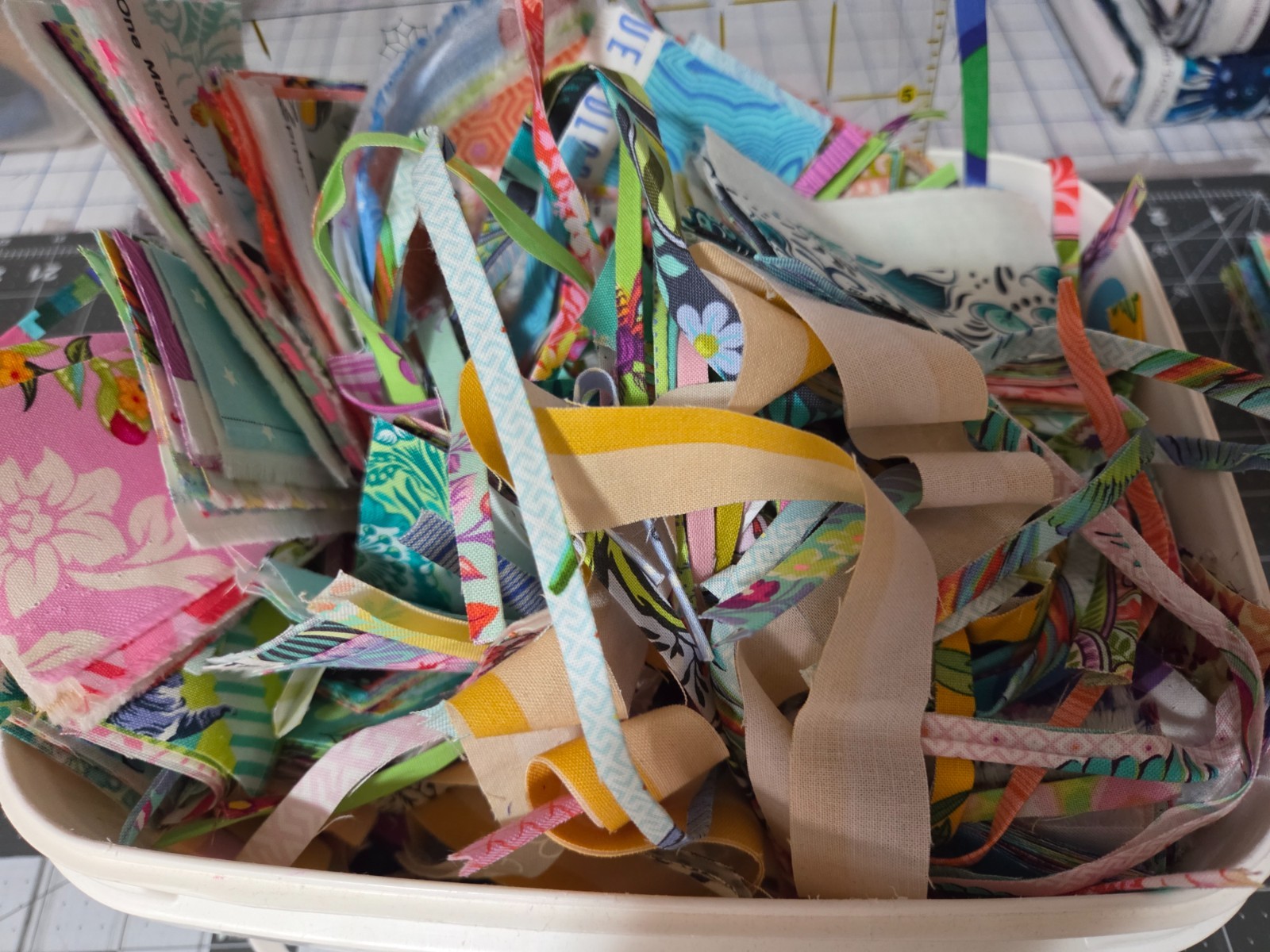 Virginia Aardvark  Packing Material - Fabric Scraps Pack 100% Cotton