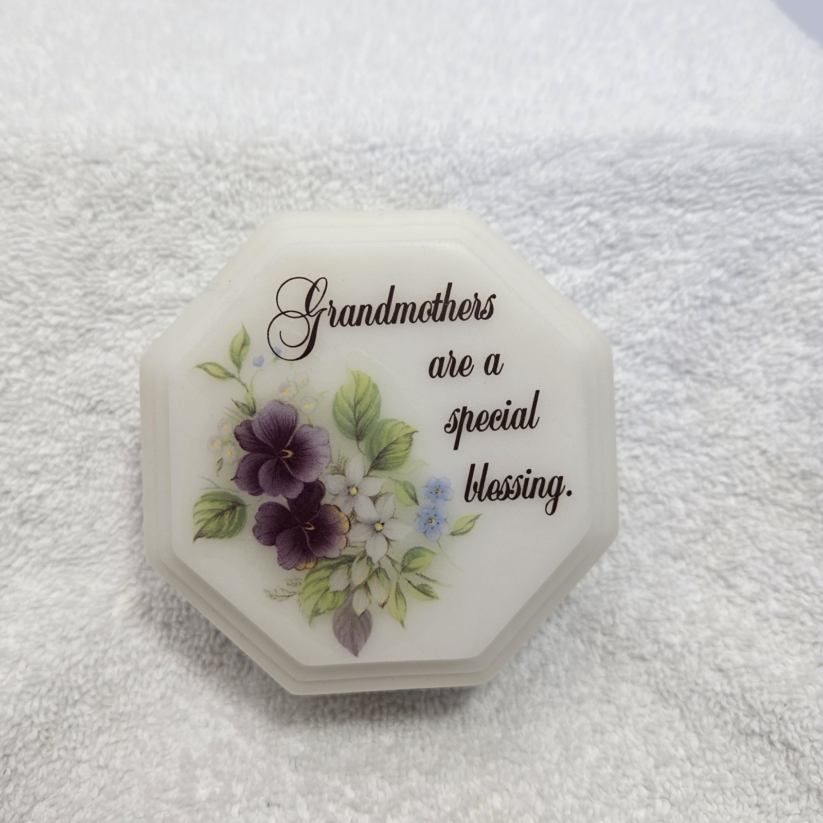 Trinket Box With Lid Grandmothers are a very special blessing"  Octagon Shape