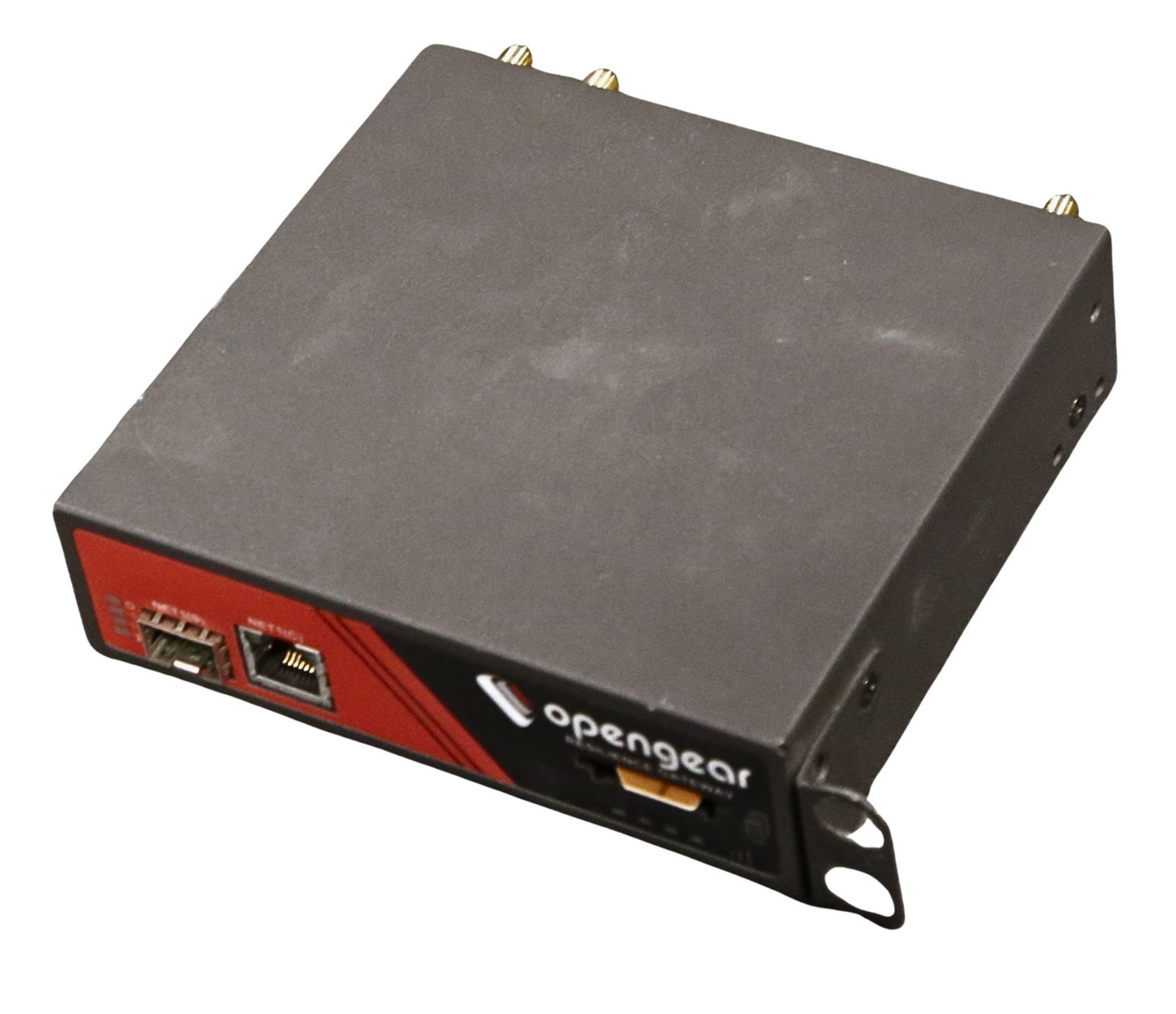 4-Port Resilience Gateway Console Server w/ 4-port GbE switch