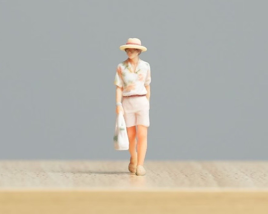 1:64 Painted Figure Model Miniature Resin Diorama Sand Blossom Shirt Man Hat