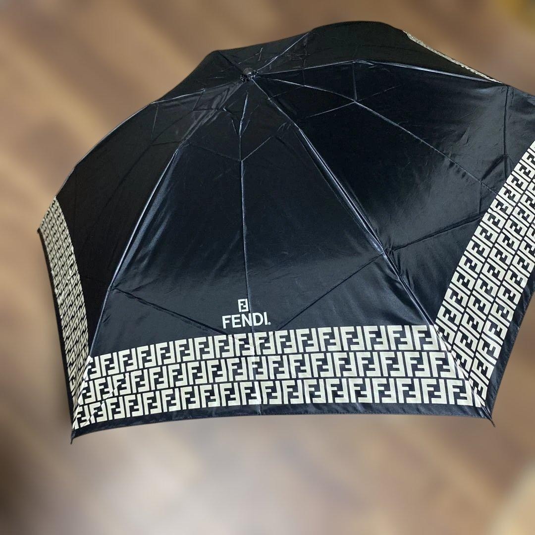 FENDI Folding Umbrella Black Logo Foldable Fashion Accessory Authentic