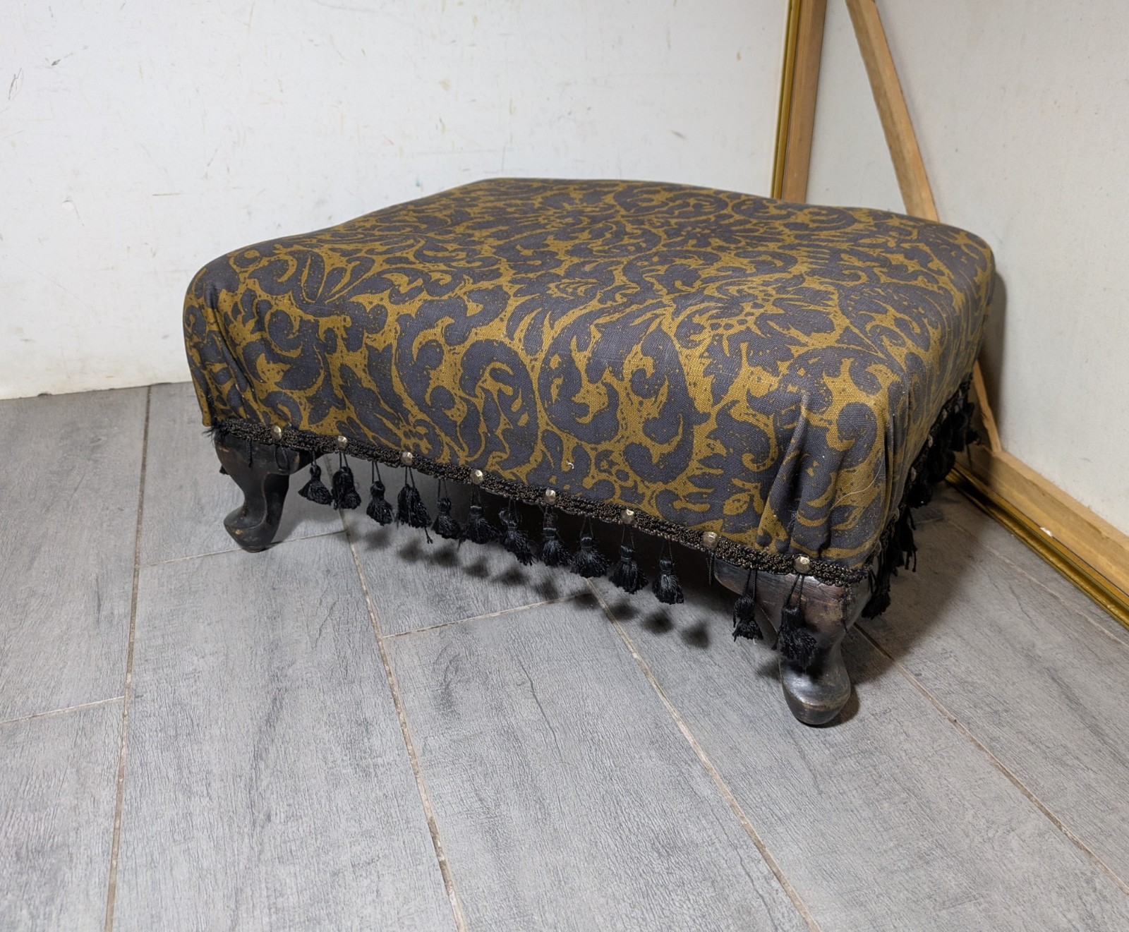 Vintage Victorian Gothic Footstool Ottoman Tassel Fringe Wood Legs Boudoir R84