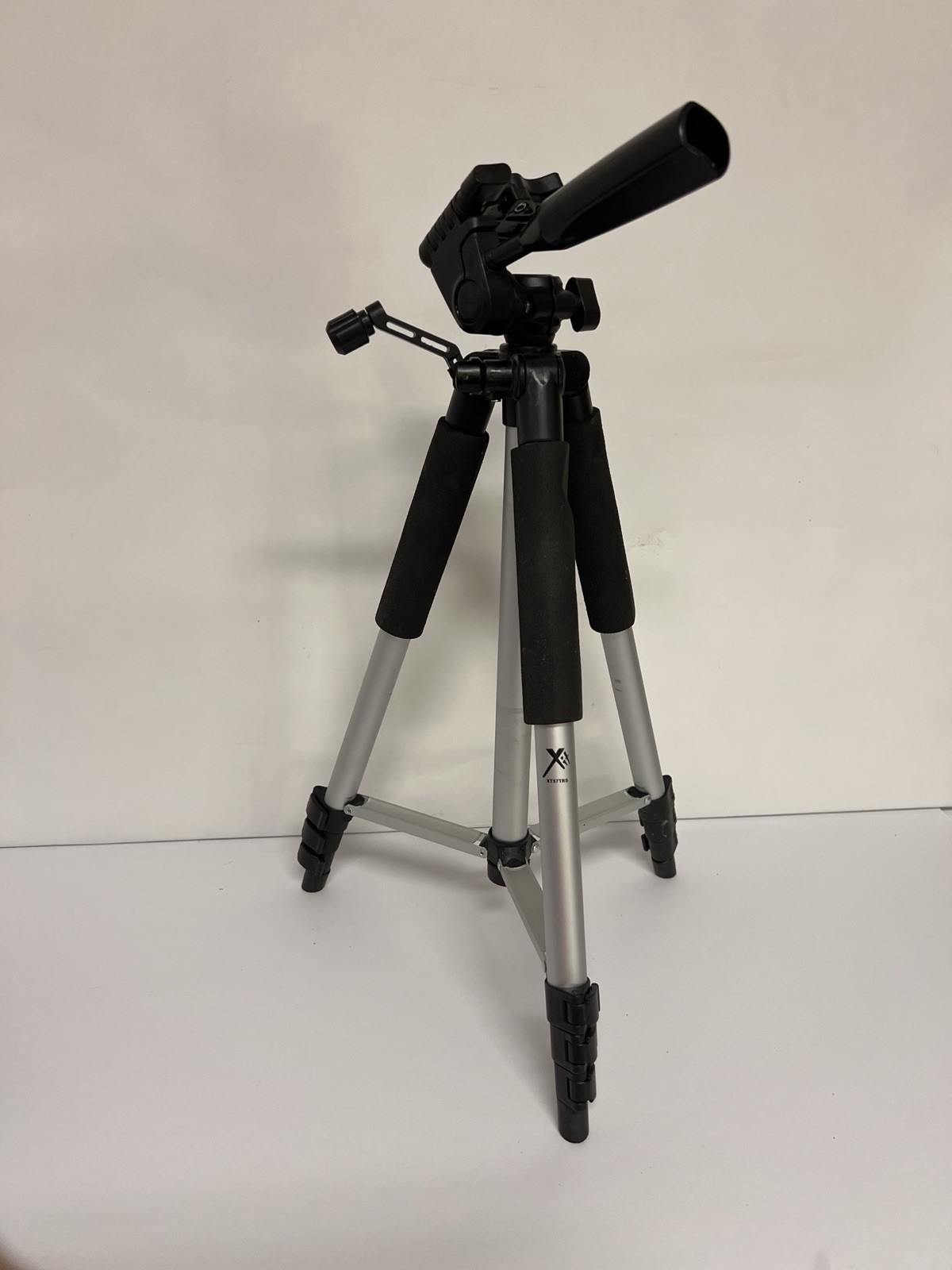 Xit XT60TRB 60-Inch Pro Series Full Size Camera/Video Tripod
