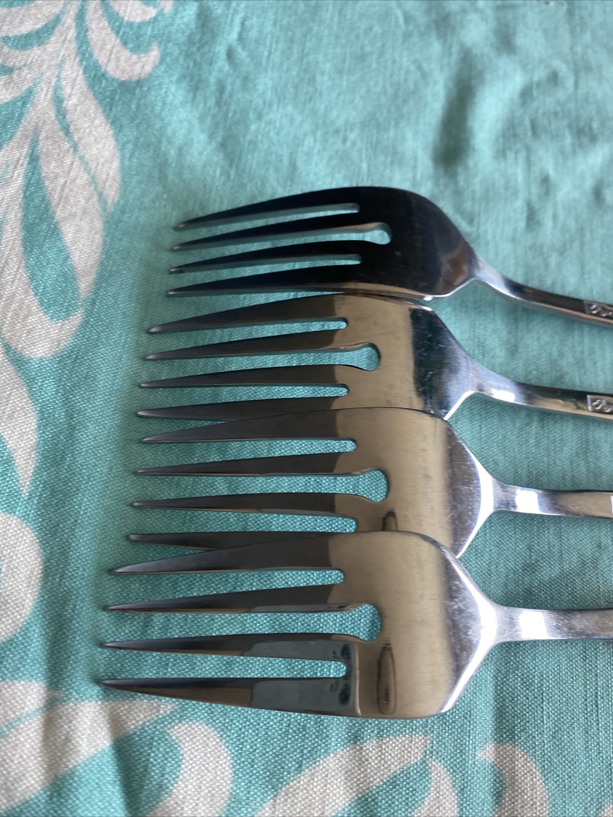 4 Pcs Rogers Co Country Shell Salad Forks Stainless Flatware