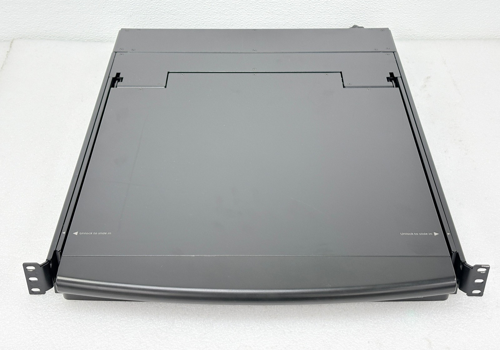 PRE OWNED | APC By Schneider Electric AP5719 19” LCD Rack Console Server - Black
