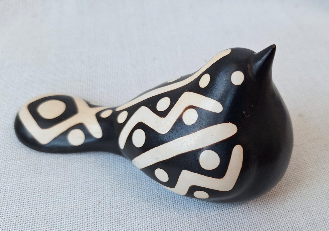 Chulucanas Ceramic Bird Peru Folk Art Pottery 5.5”L Signed Heber Paz