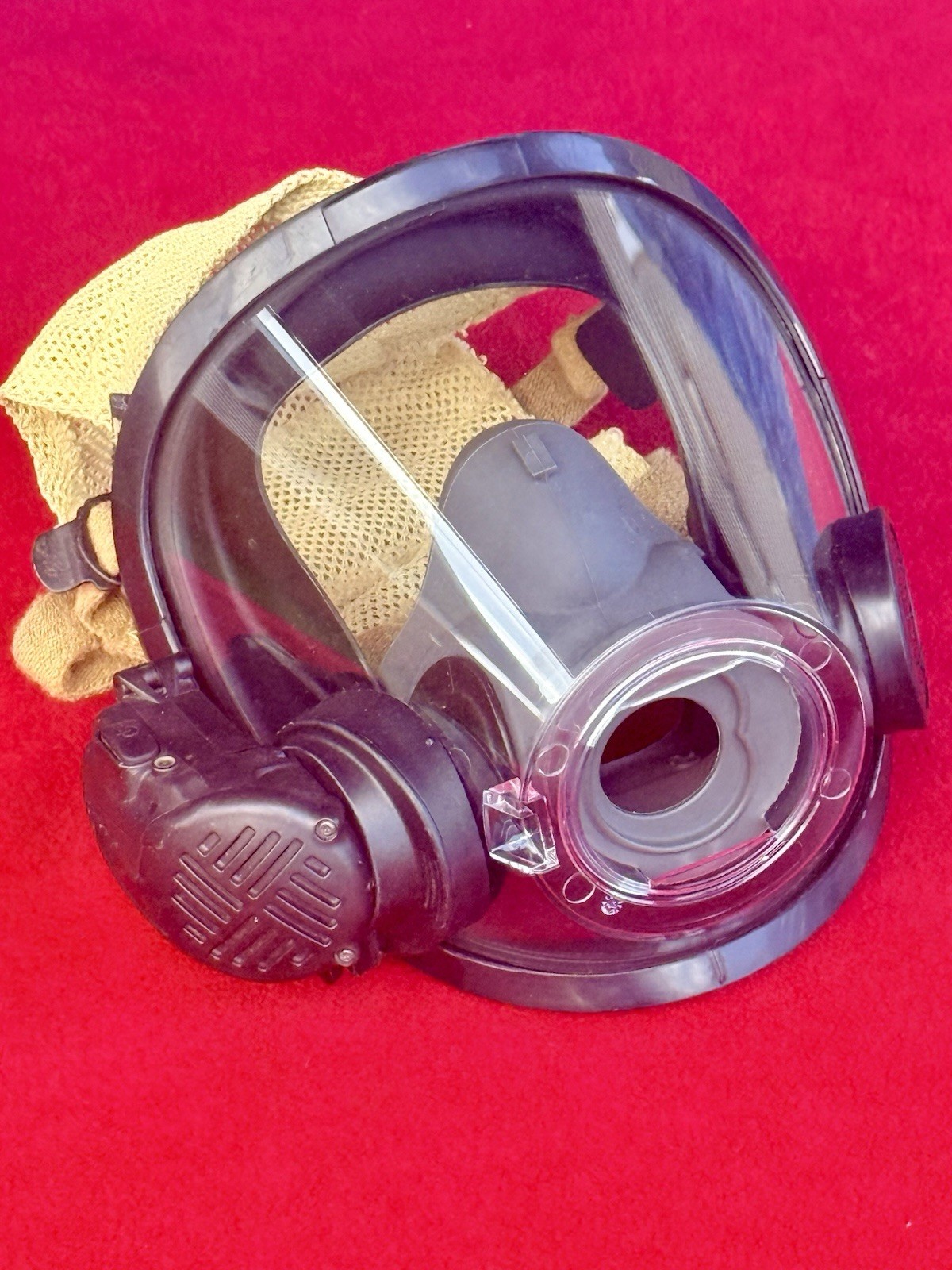 Scott AV-3000 - Firefighter SCBA Mask W/ SCOTT voice amp - Size SMALL