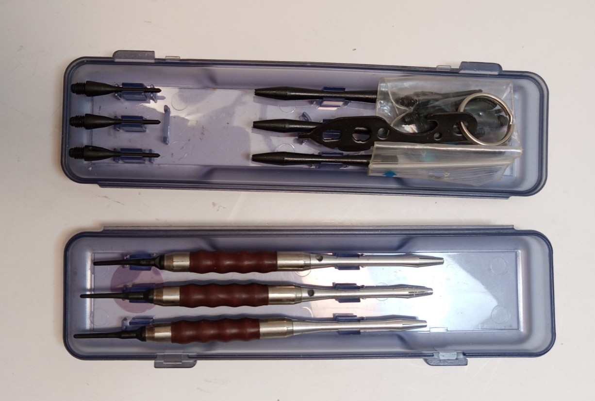 Darts Set Soft Tips 3 Darts + Extras Tips Shaft/Stems Tool 5 Flights Brown