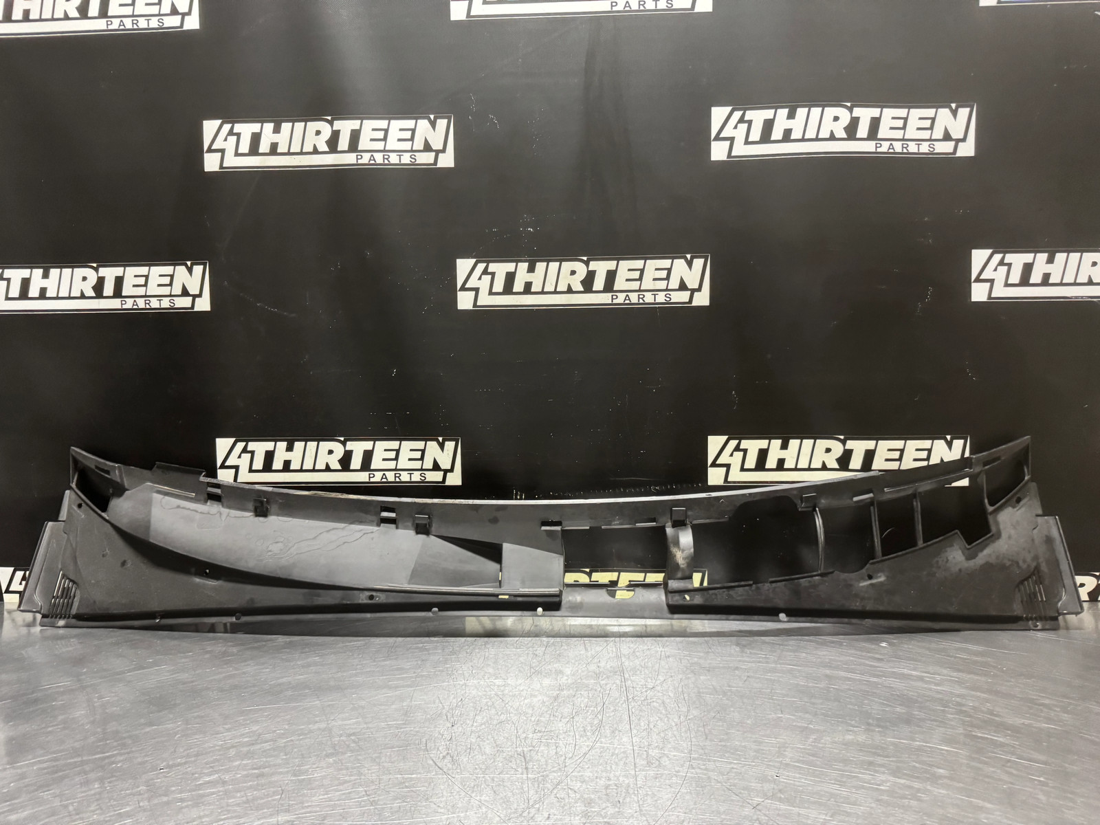 04-06 PONTIAC GTO WINDSHIELD COWL OEM 92054218 #N453