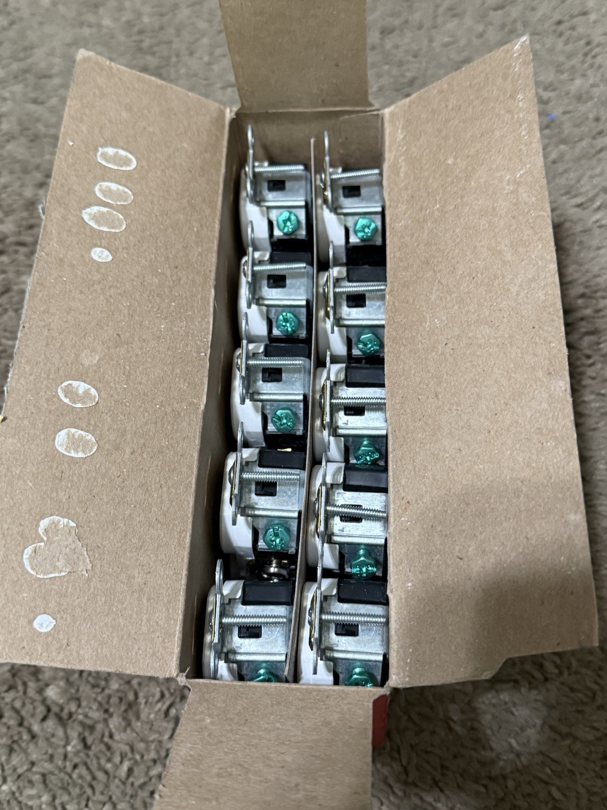 Leviton CBR20-WMP 20A 125V 2-Pole 3-Wire Preferred Outlet Duplex Receptacle