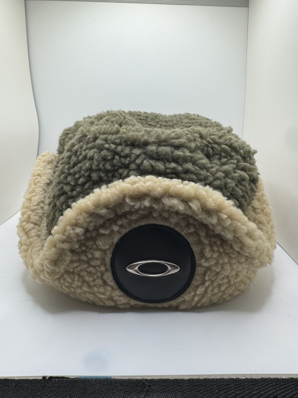 OAKLEY software Green & Tan Moscow Beanie Ushanka Trapper Winter Cap adjustable