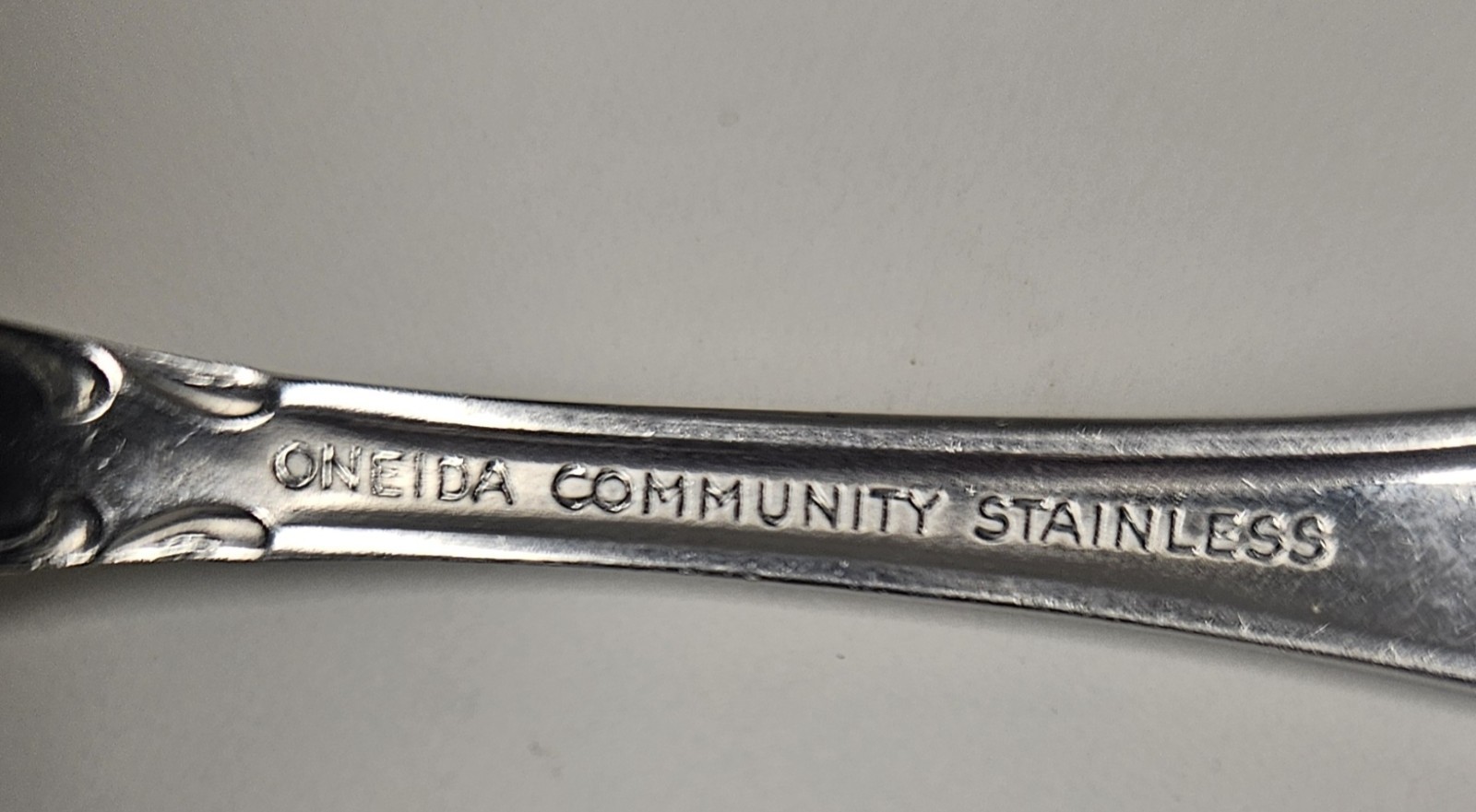 4 Oneida Community Chatelaine Tablespoons Stainless Steel Flatware