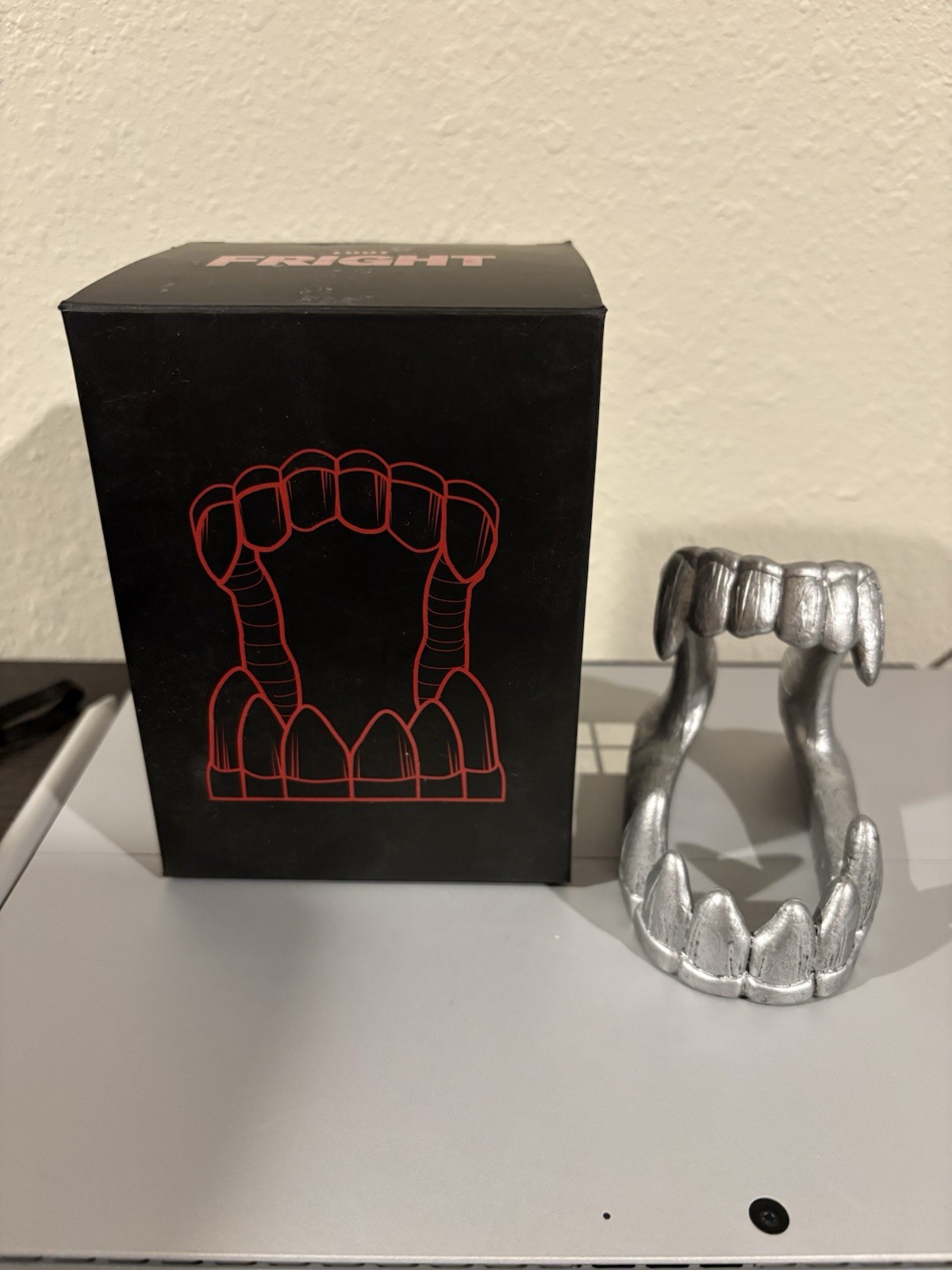 Just A Bite Phone Stand Loot Fright Crate Exclusive Vampire Teeth Dracula