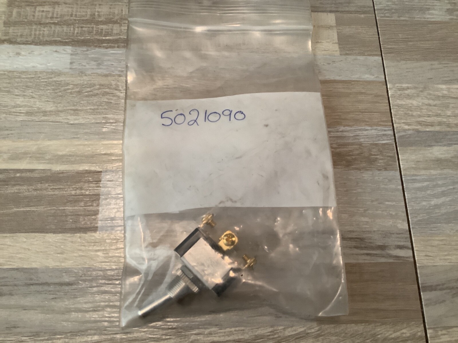 CUTLER HAMMER KS13674L23 TOGGLE SWITCH 10A 250VAC 15A 125VAC 3 5021090