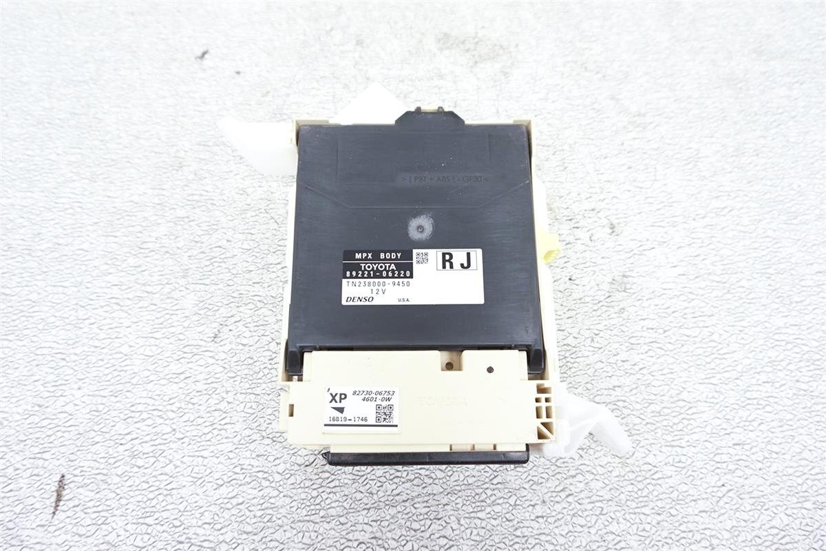 2015-2017 Toyota Camry Multi Plex Network Computer Module Unit 89220-06220